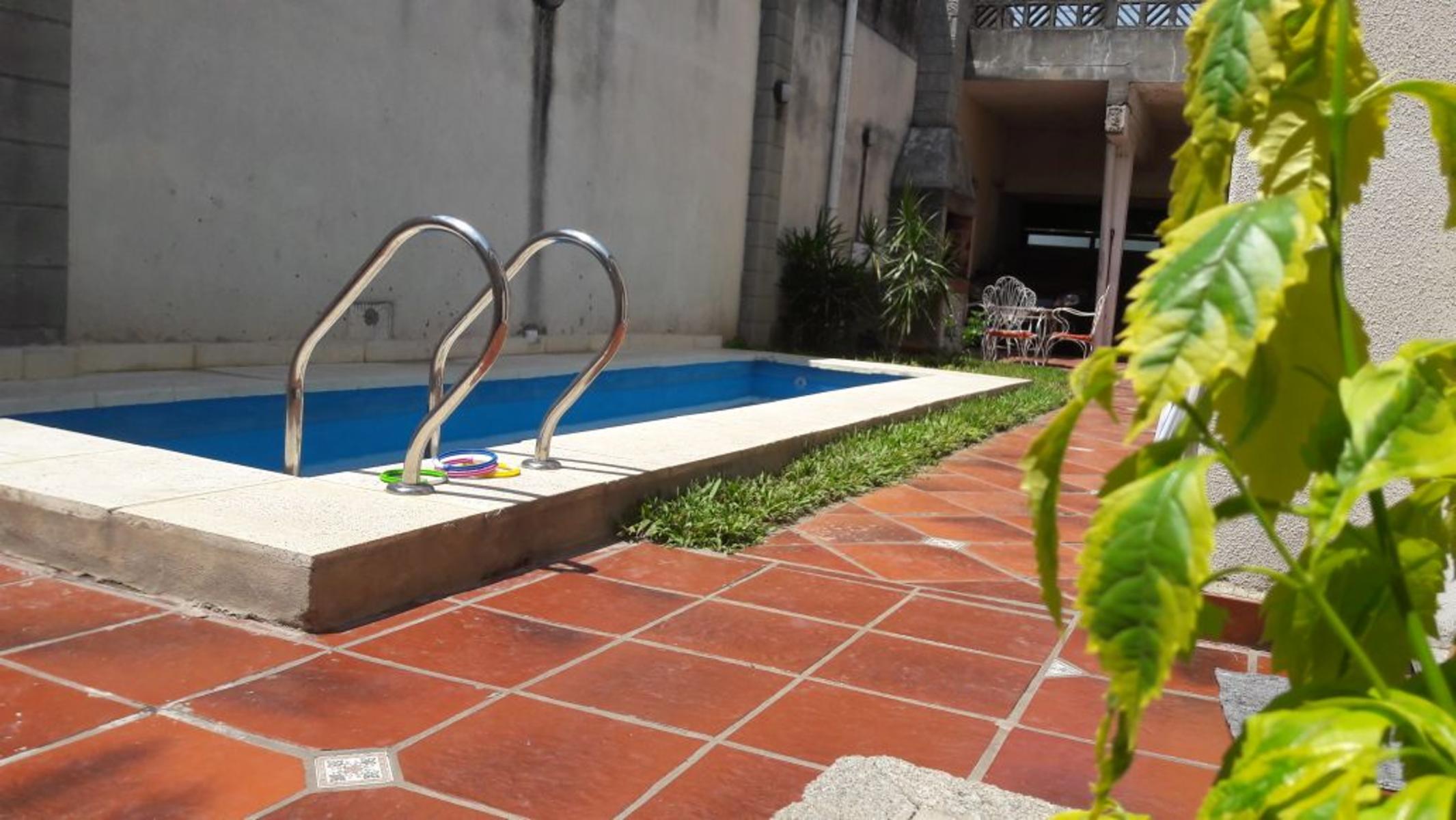 INCREIBLE OPORTUNIDAD EN BANFIELD OESTE — foto 13