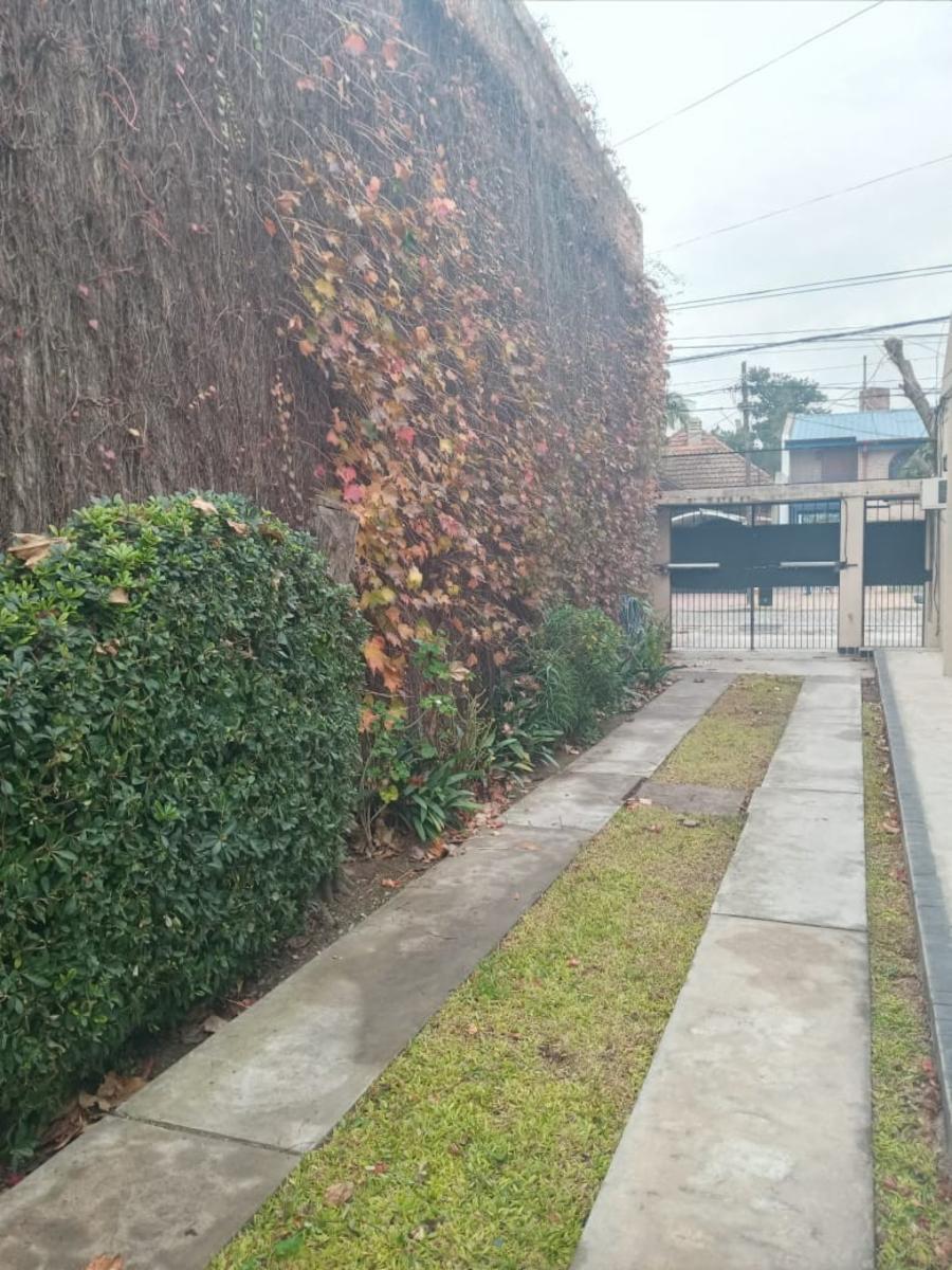 PH 2 AMB en Banfield + Cochera