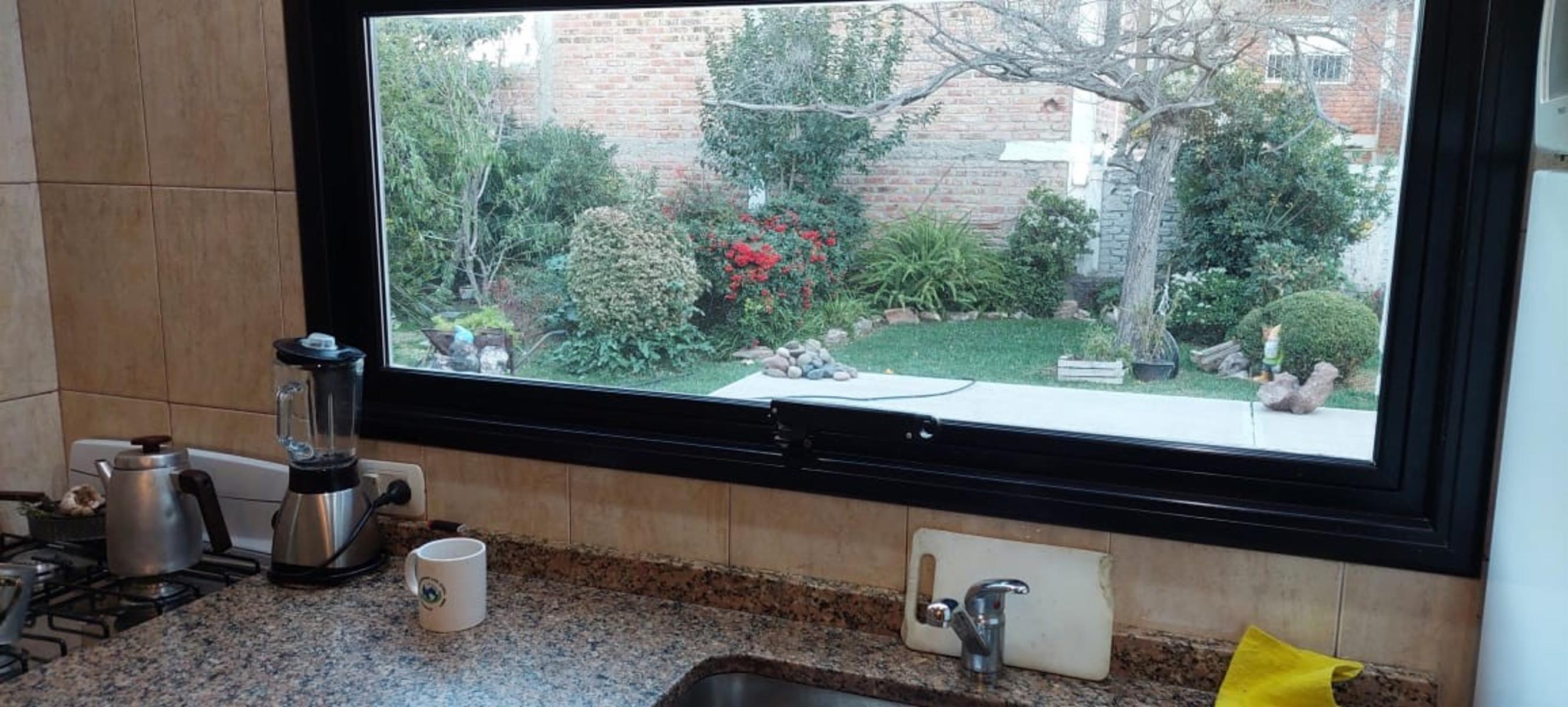 Casa con amplio jardin y Oficinas en Santa Genoveva — foto 8