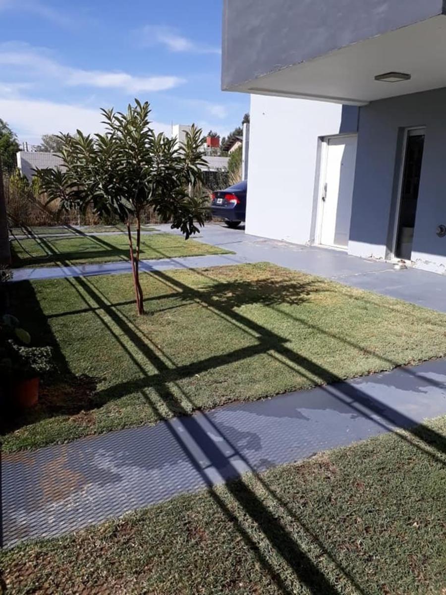 Casa 4 Dormitorios en Urbanizacion Bosch