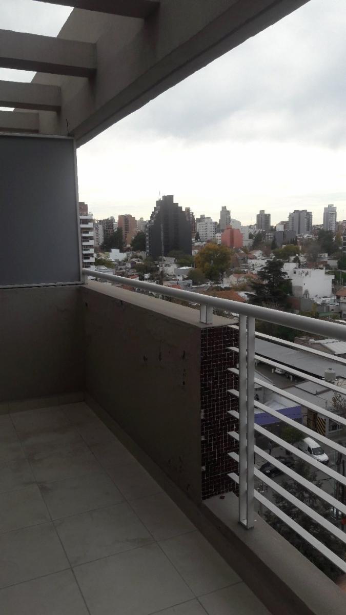 Excelente Departamento 2 Dormitorios con cochera y Balcon Terraza