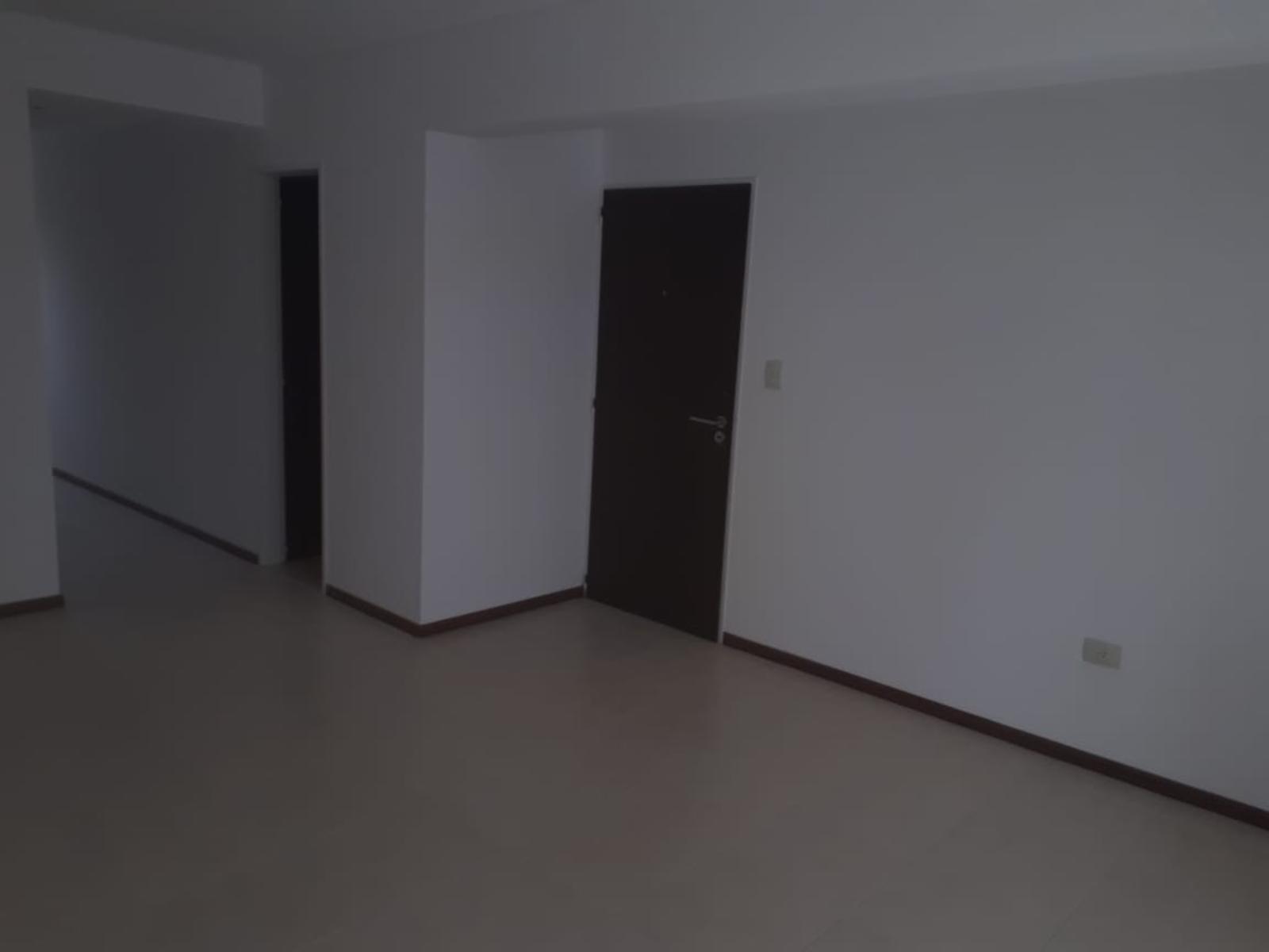 Excelente Departamento 2 Dormitorios con cochera y Balcon Terraza — foto 6