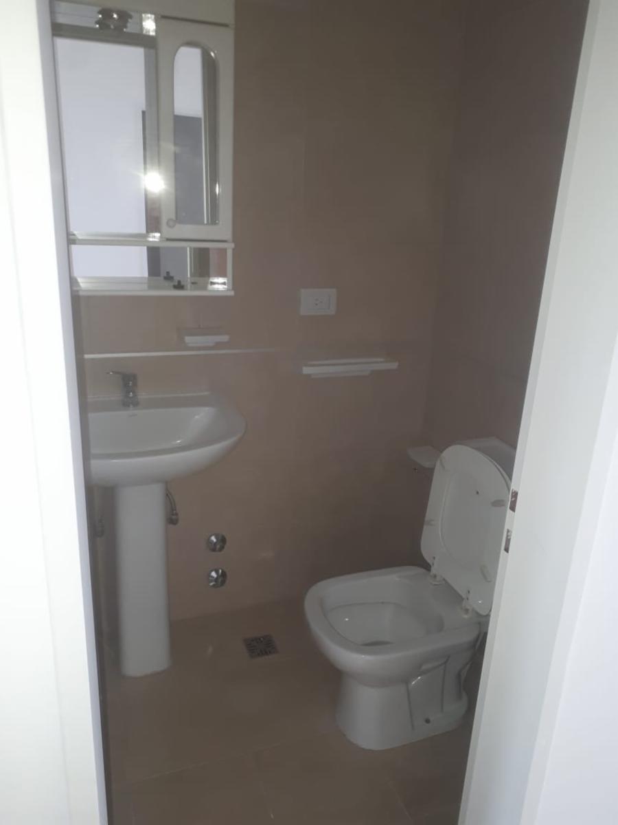 Excelente Departamento 2 Dormitorios con cochera y Balcon Terraza — foto 7