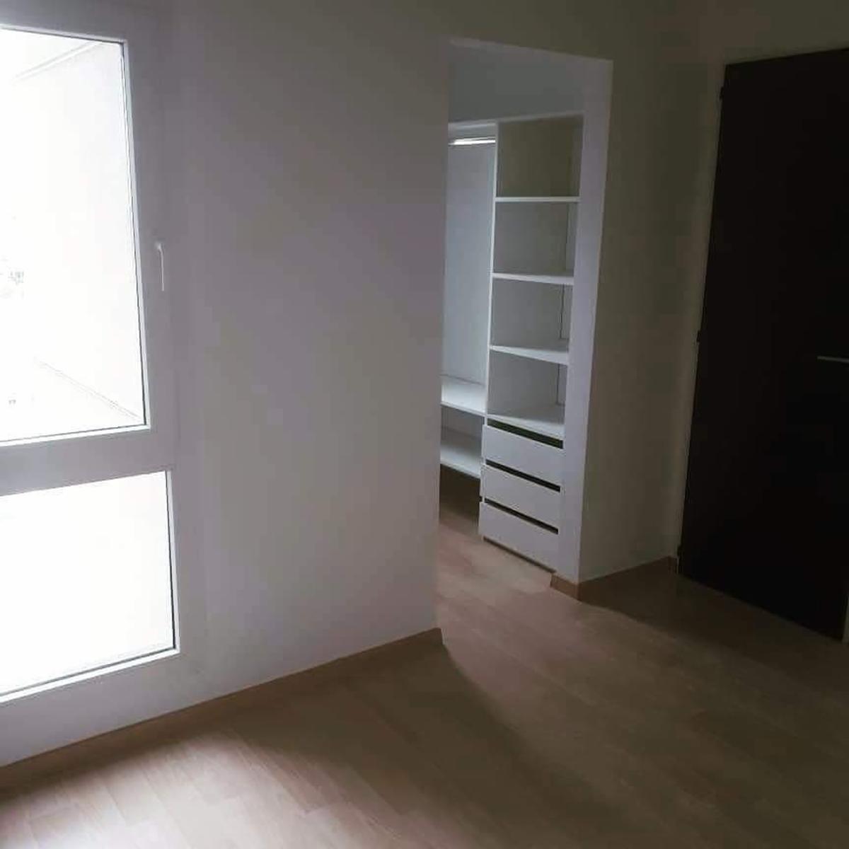 Excelente Departamento 2 Dormitorios con cochera y Balcon Terraza — foto 9