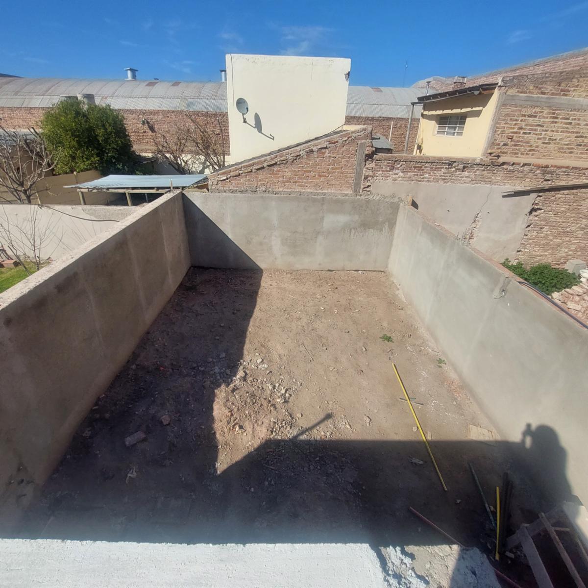 Casa a Estrenar 2 Dormitorios, Patio y parrilla.- Ubicacion Centro Casco Viejo Centenario — foto 3