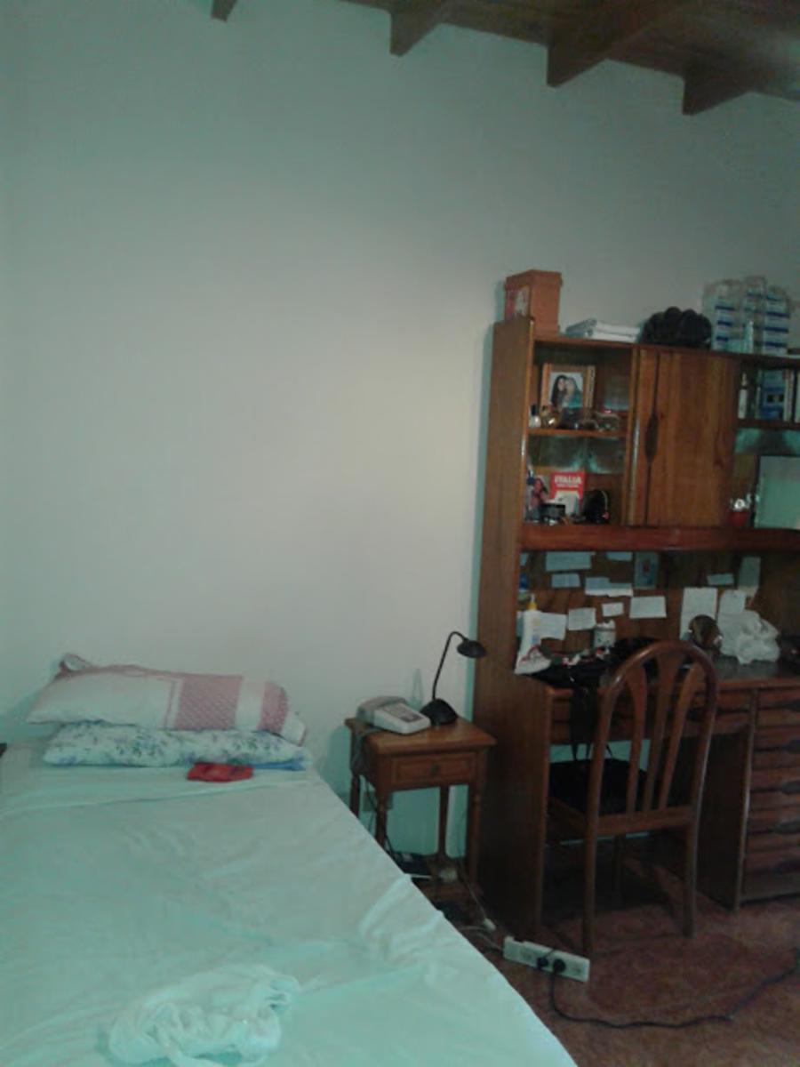 CHALET 4 AMBIENTES COCHERA PARA 4 AUTOS Y FONDO LIBRE ZONA CASEROS — foto 5