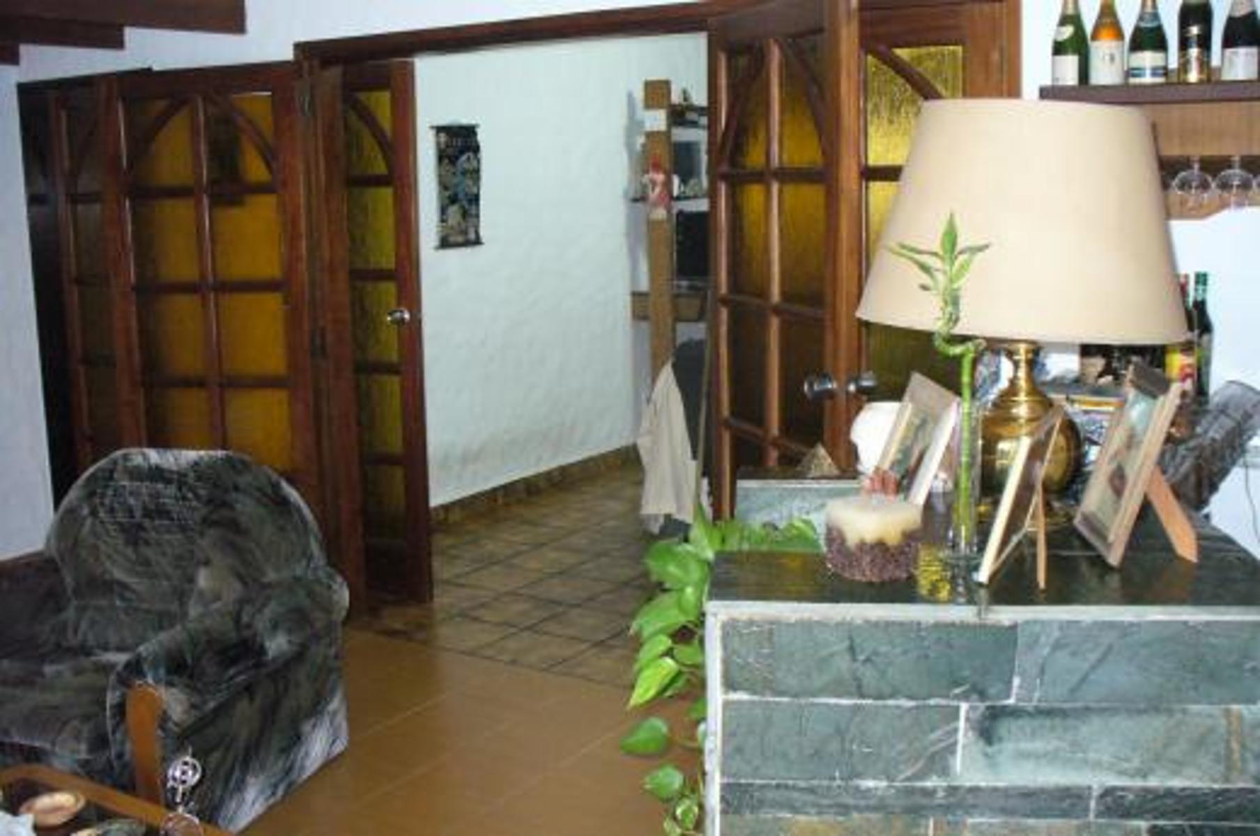 Tres De Febrero Precio: U$D 200000 EXCELENTE PISO -DEPARTAMENTO y COCHERA BOSCH -APTO CREDITO — foto 3