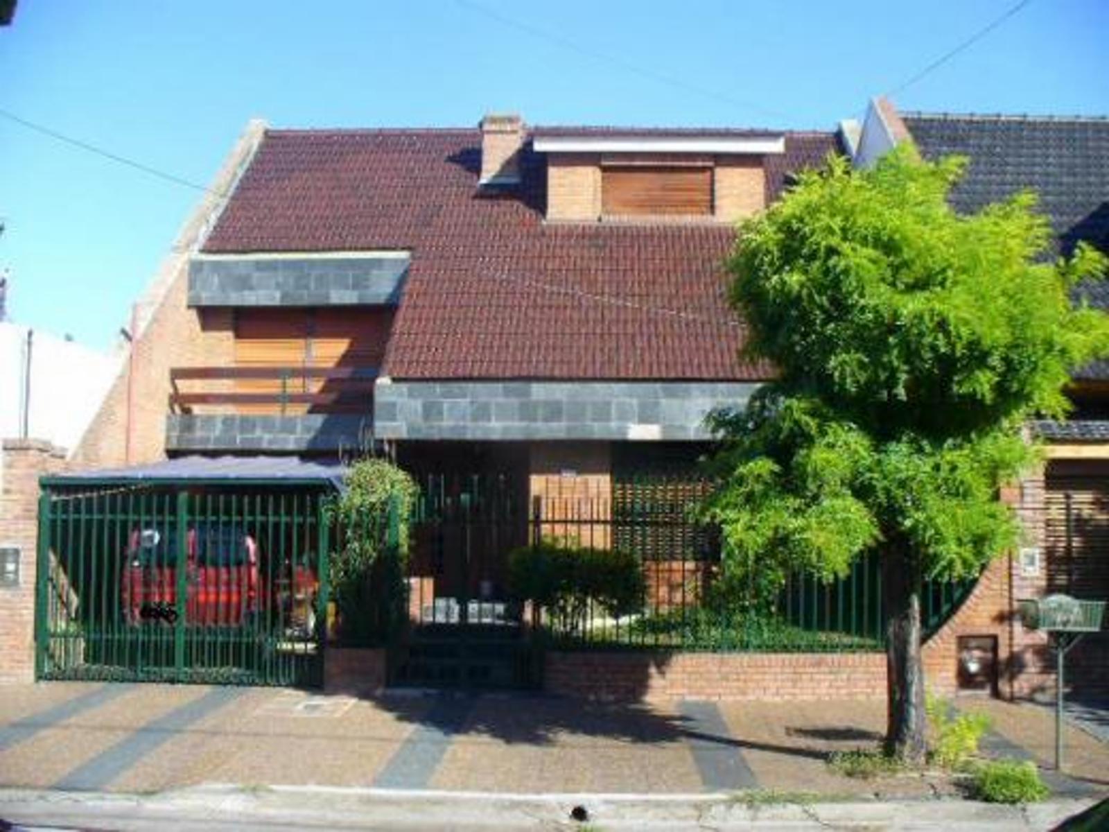 CHALET 280M2 A 600M ESTACION VILLA BOSCH