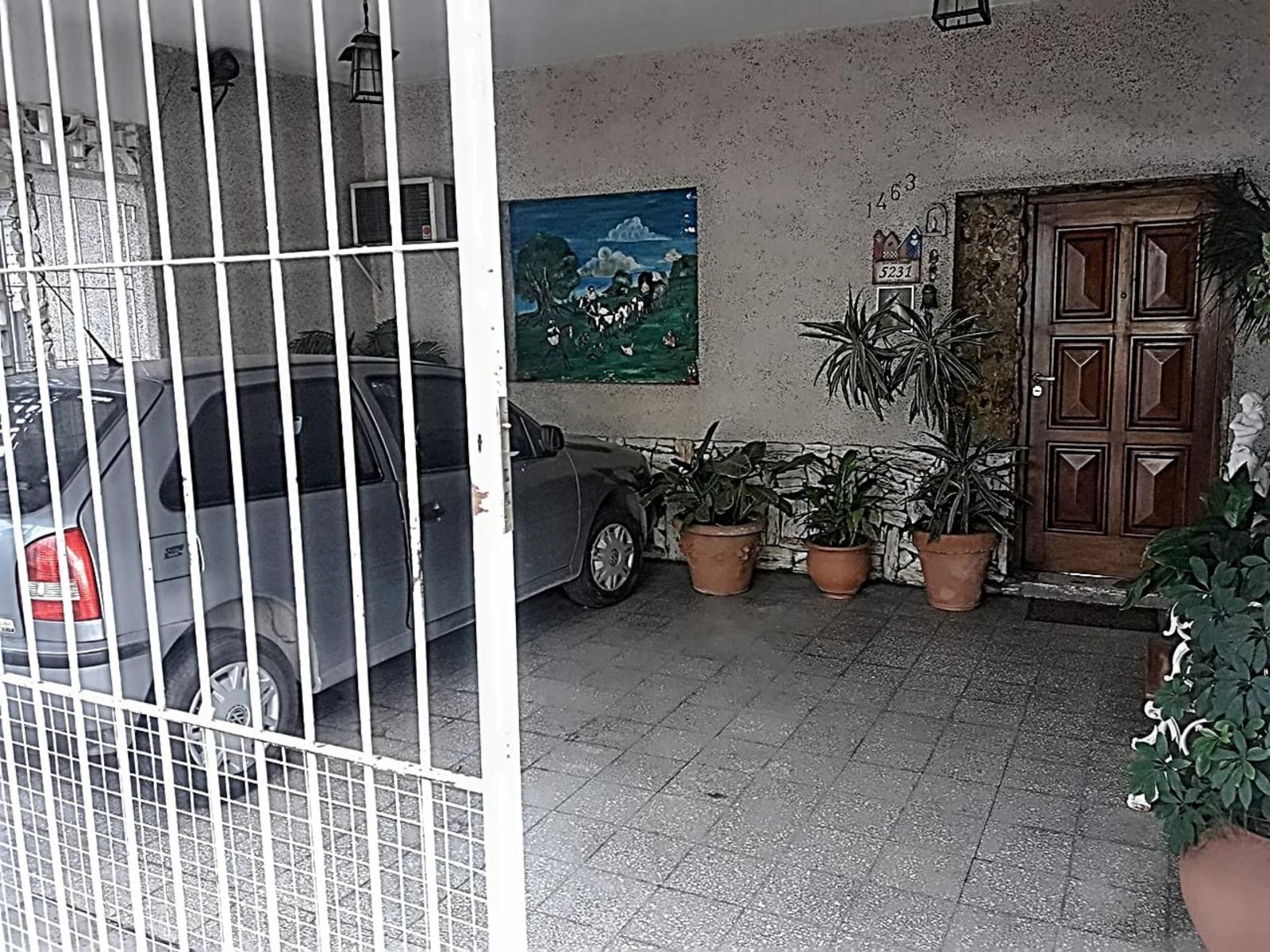 IMPORTANTE PROPIEDAD A 500 METROS DE LA ESTACIÓN DE LOURDES — foto 2
