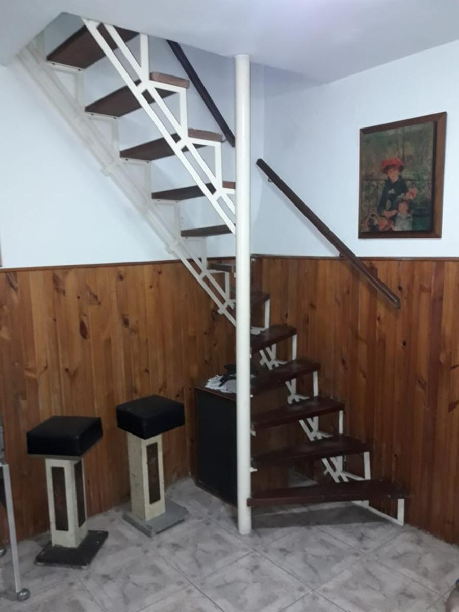 IMPORTANTE PROPIEDAD A 500 METROS DE LA ESTACIÓN DE LOURDES — foto 9
