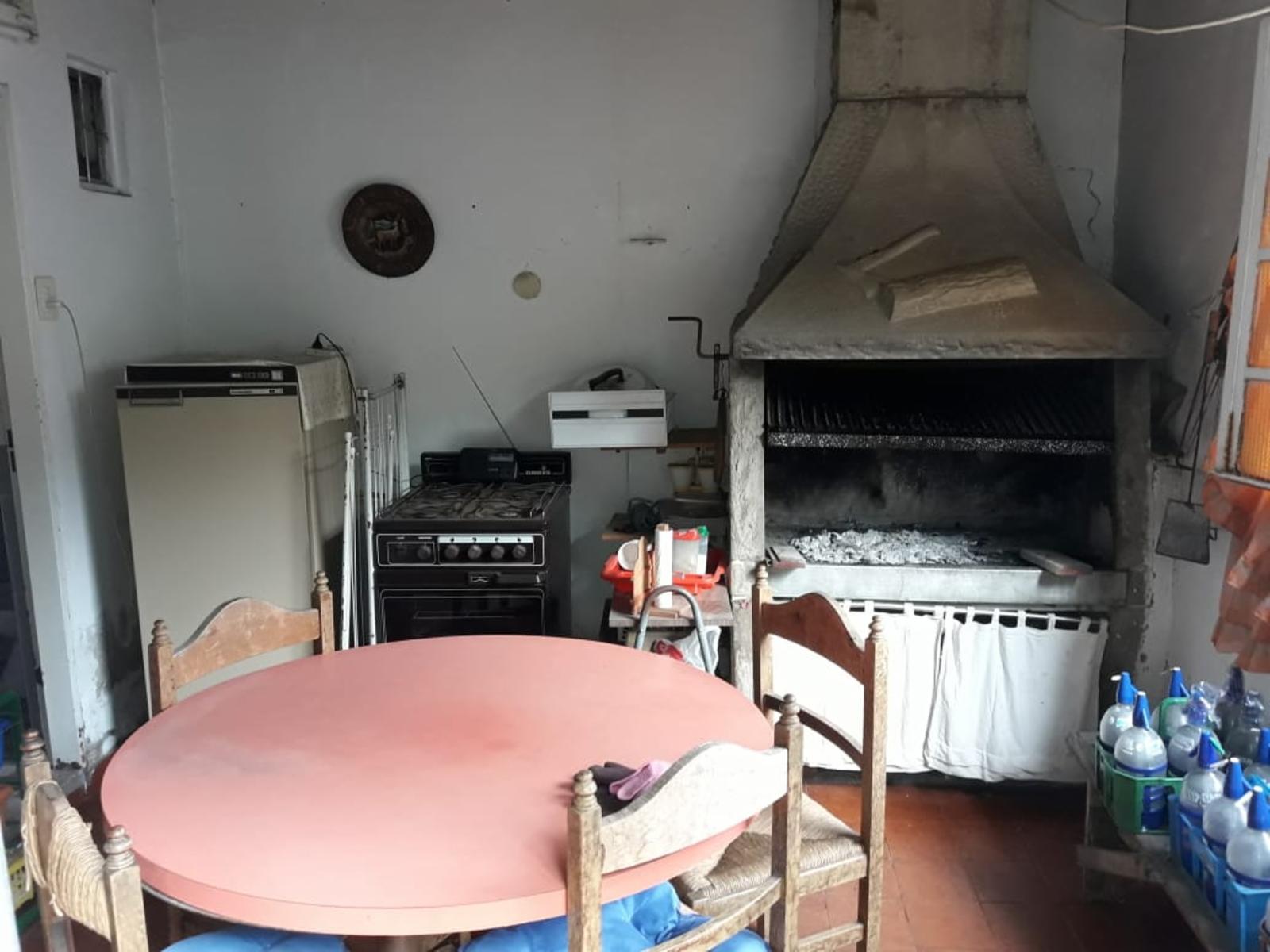 IMPORTANTE PROPIEDAD A 500 METROS DE LA ESTACIÓN DE LOURDES — foto 15