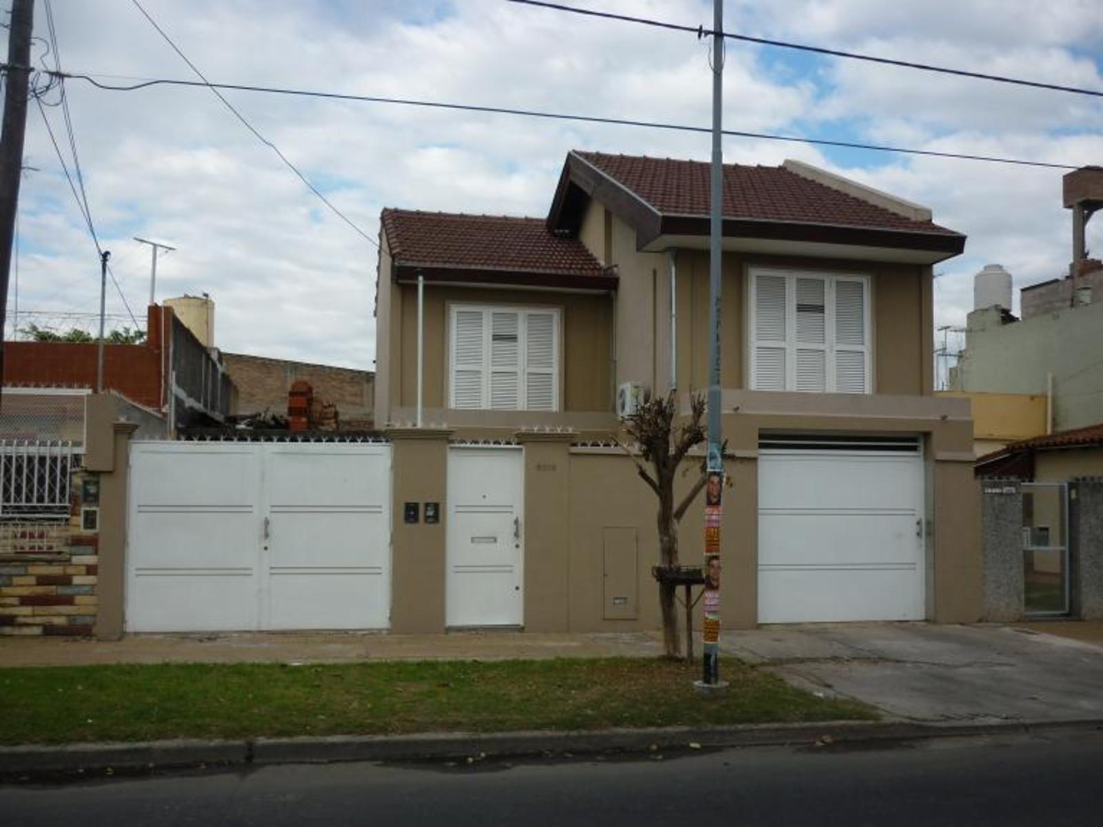 CASA 4AMB 300M2 a 150m de Triunvirato Billinghurst