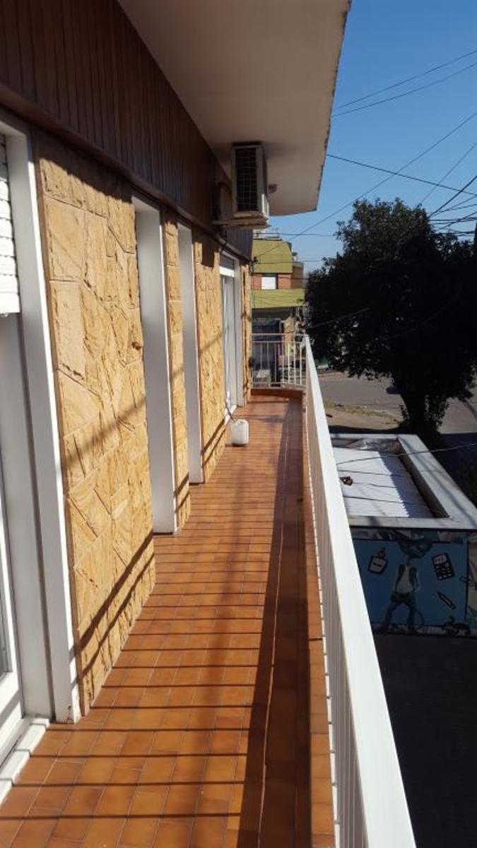 DEPARTAMENTO 3 AMB AMPLIO C/TERRAZA VILLA BOSCH — foto 3