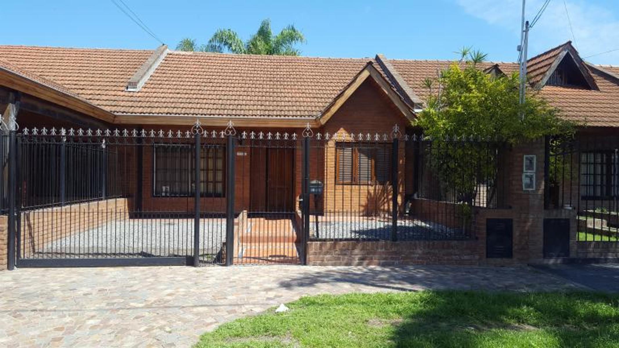 CASA 3 AMB C/PATIO Y COCHERA VILLA BOSCH