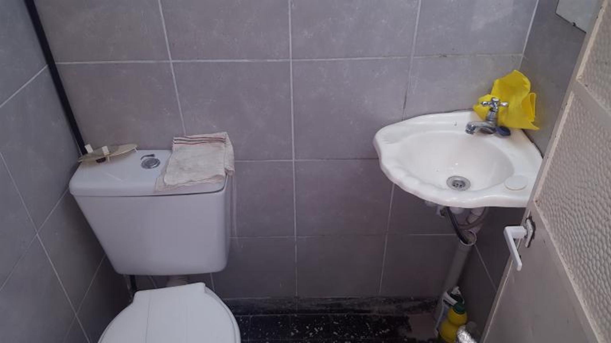 LOCAL 30M2 MUY BUENO FRENTE COLEGIO VILLA BOSCH - 4