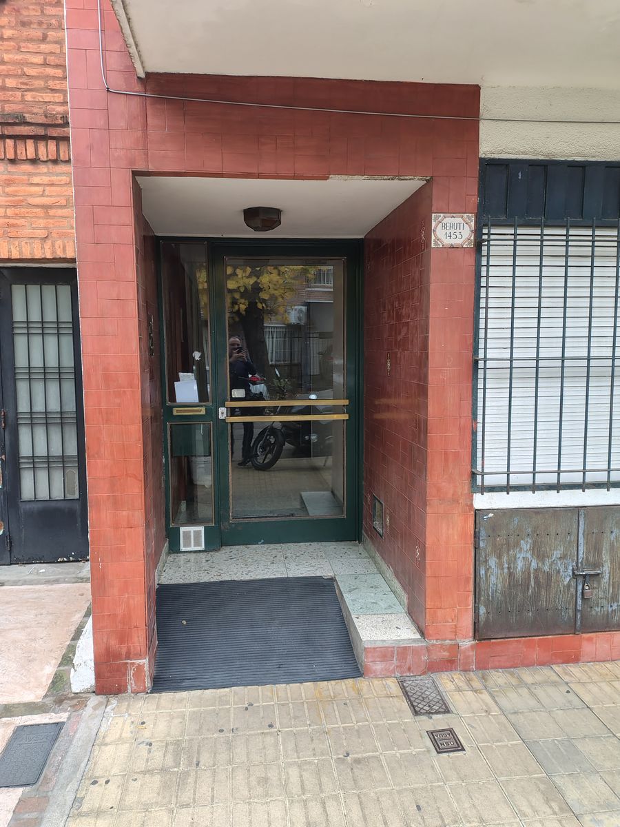 Se Vende Departamento de 2 Ambientes en Martínez con patio - 2