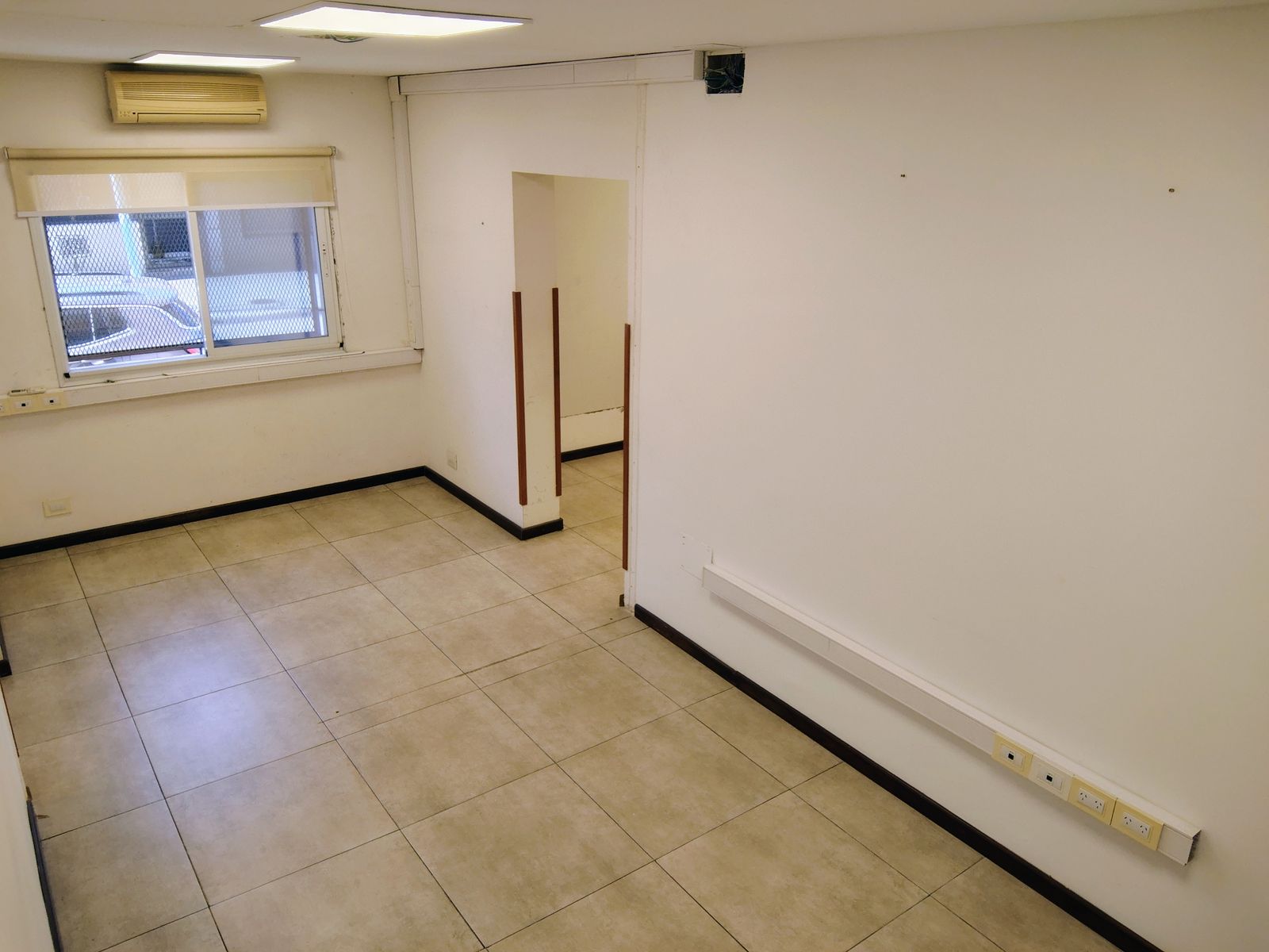 Venta Casa Y/u Oficinas en Florida Oeste. Apto Profesional - 3