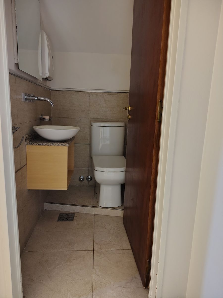 Venta Casa Y/u Oficinas en Florida Oeste. Apto Profesional - 6