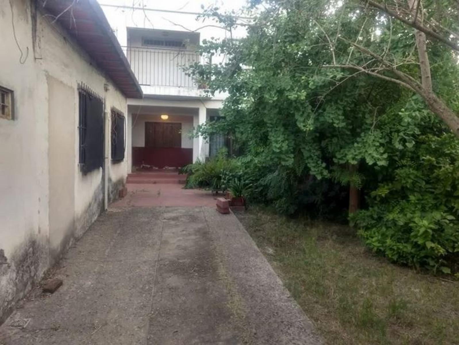 2 Familias, Entrada Auto Pasante, Muy Amplia, Oportunidad — foto 7