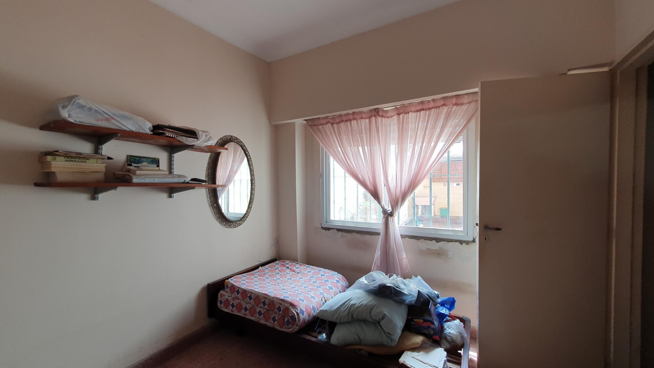 Casa 4 Ambientes, en dos plantas, excelente construccion, dos dormitorios, dos baños, cochera. NUEVO PRECIO, OPORTUNIDAD — foto 5