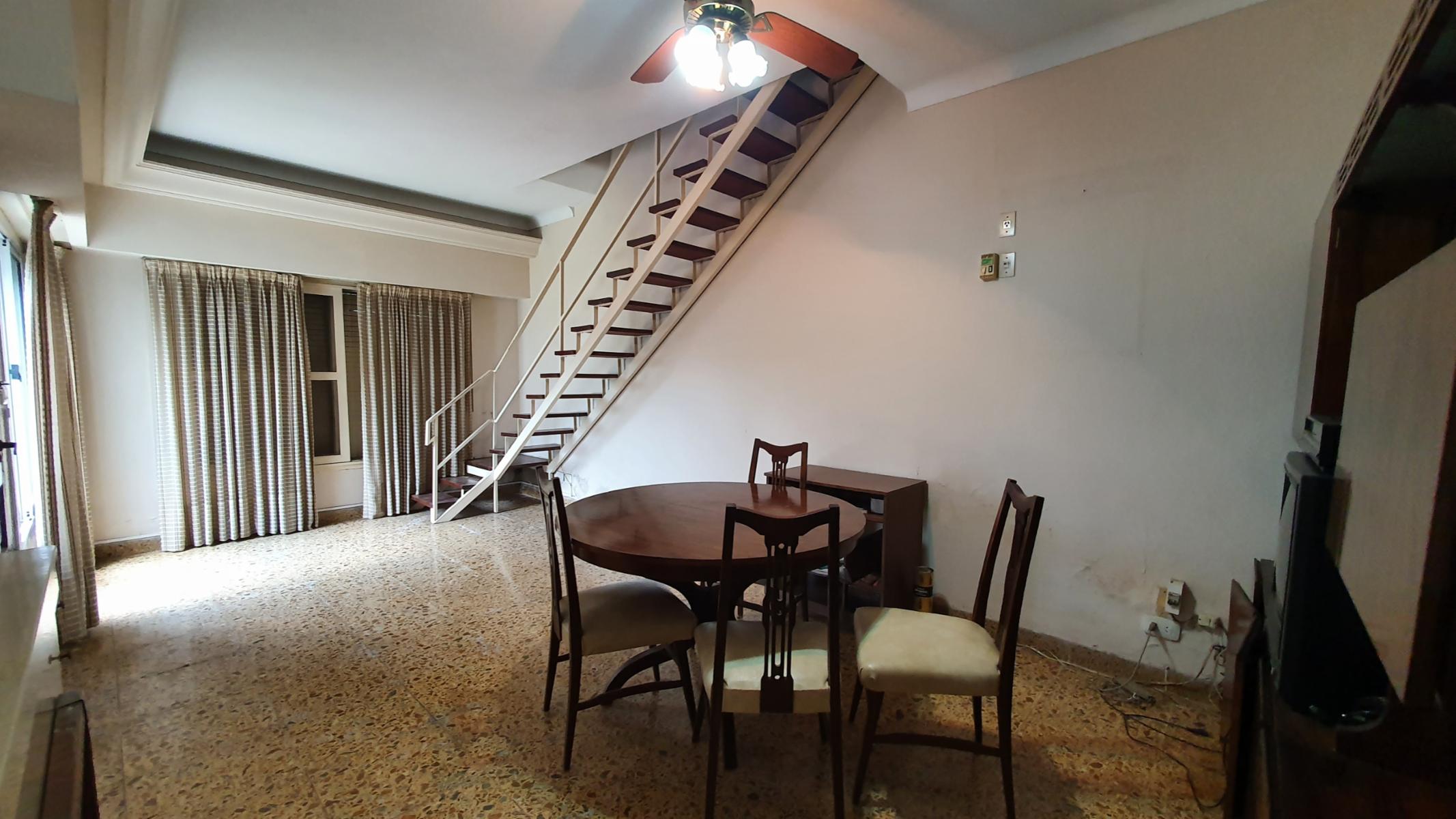 Casa 4 Ambientes, en dos plantas, excelente construccion, dos dormitorios, dos baños, cochera. NUEVO PRECIO, OPORTUNIDAD — foto 6