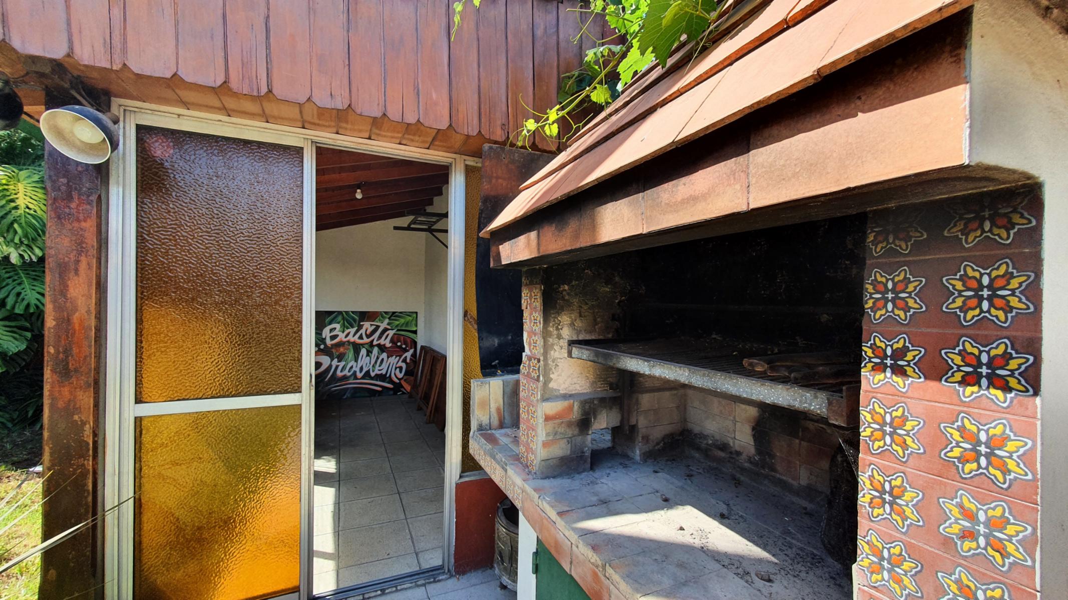 Casa 4 Ambientes, Quincho, Parrilla, Fondo Parquizado — foto 3