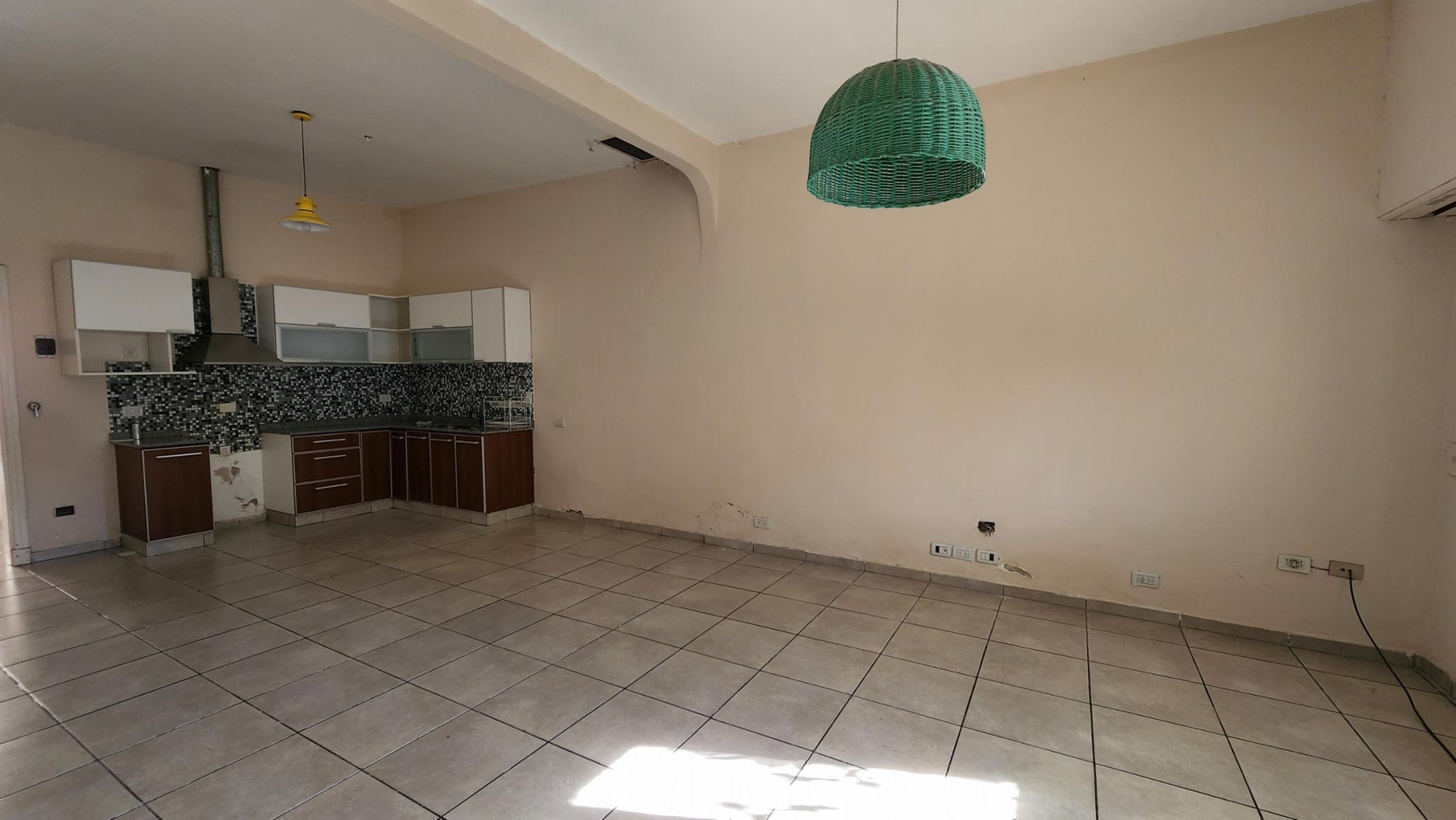 Moderna Y Confortable Casa, 3 Ambientes Con Garaje, Muy Luminoso — foto 3