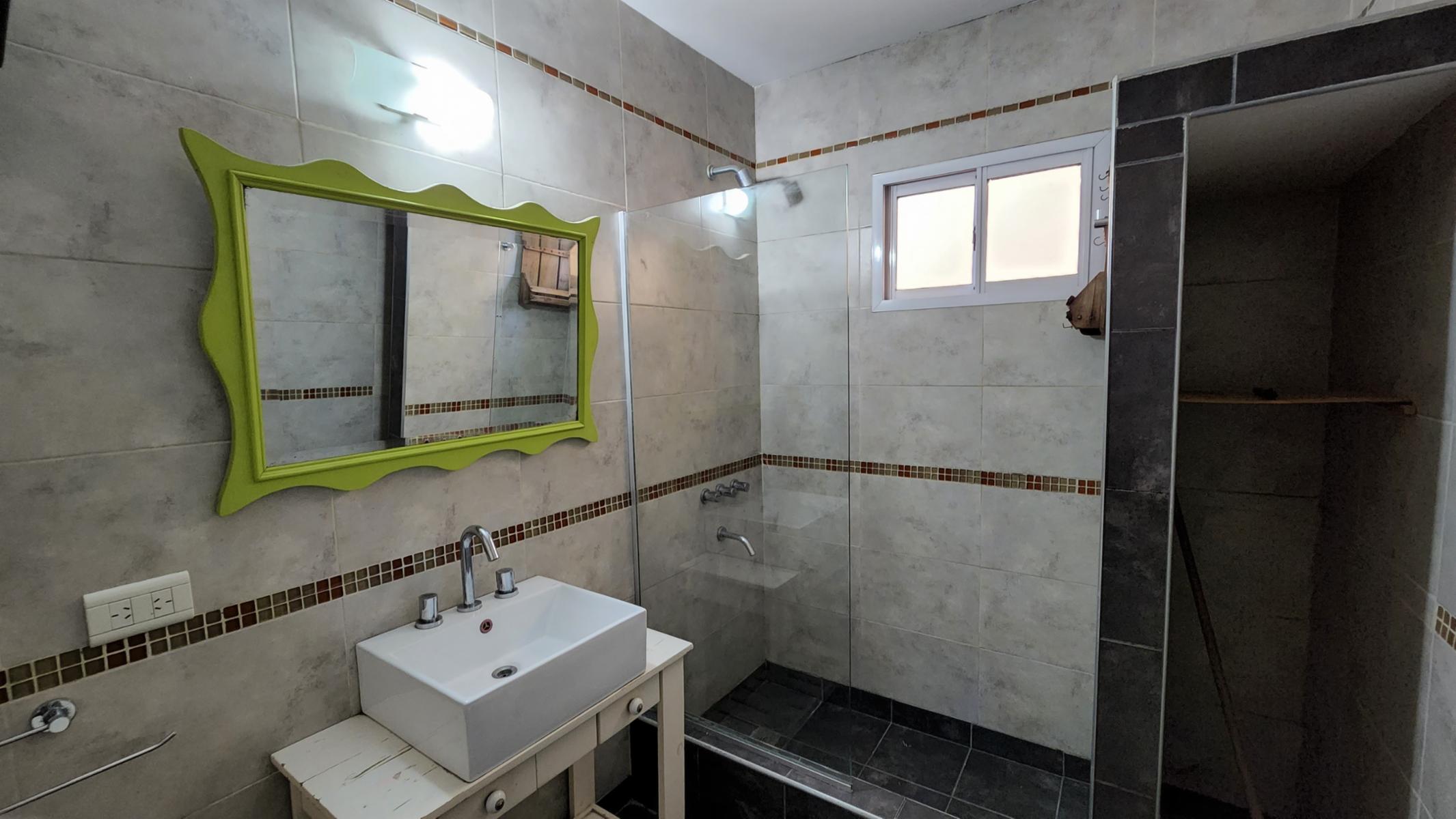 Moderna Y Confortable Casa, 3 Ambientes Con Garaje, Muy Luminoso — foto 12