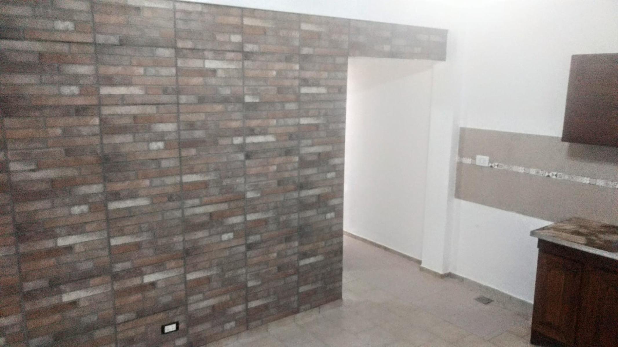 Departamento 2 Ambientes, al frente, a metros estación de tren — foto 3