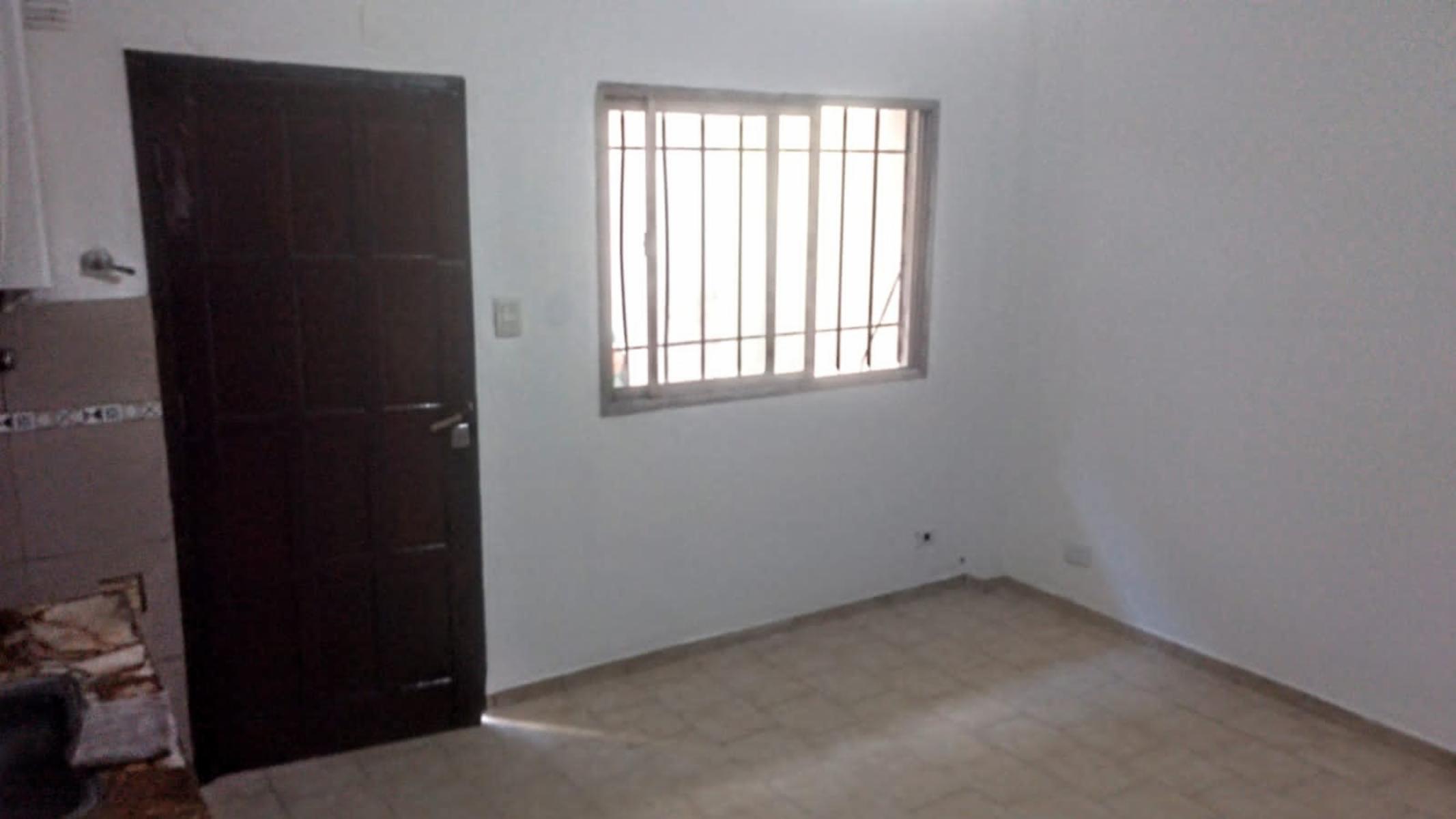 Departamento 2 Ambientes, al frente, a metros estación de tren — foto 7