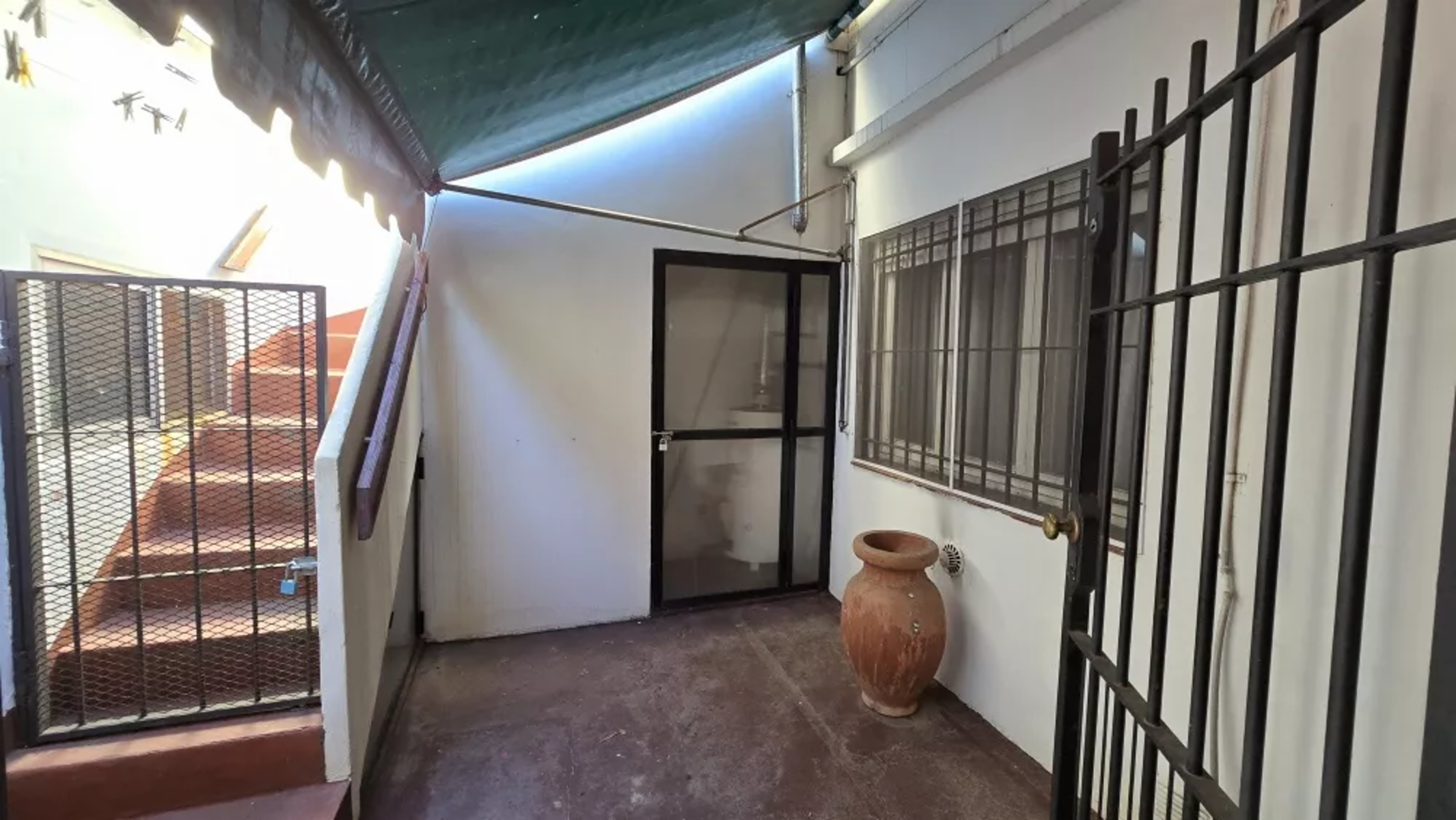 Muy Buena Propiedad, Amplio Fondo Libre, Excelente Zona — foto 15