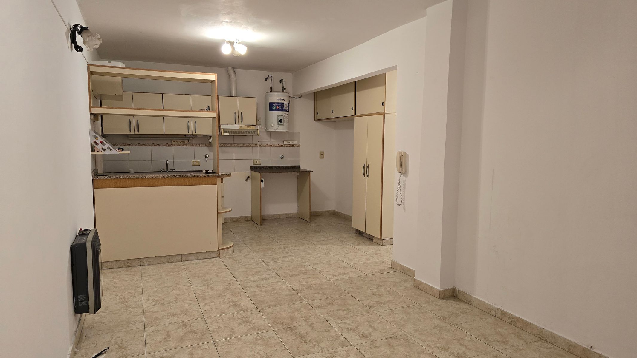 Planta Baja Frente, 3 Ambientes Con Cochera, Excelente Ubicación — foto 2