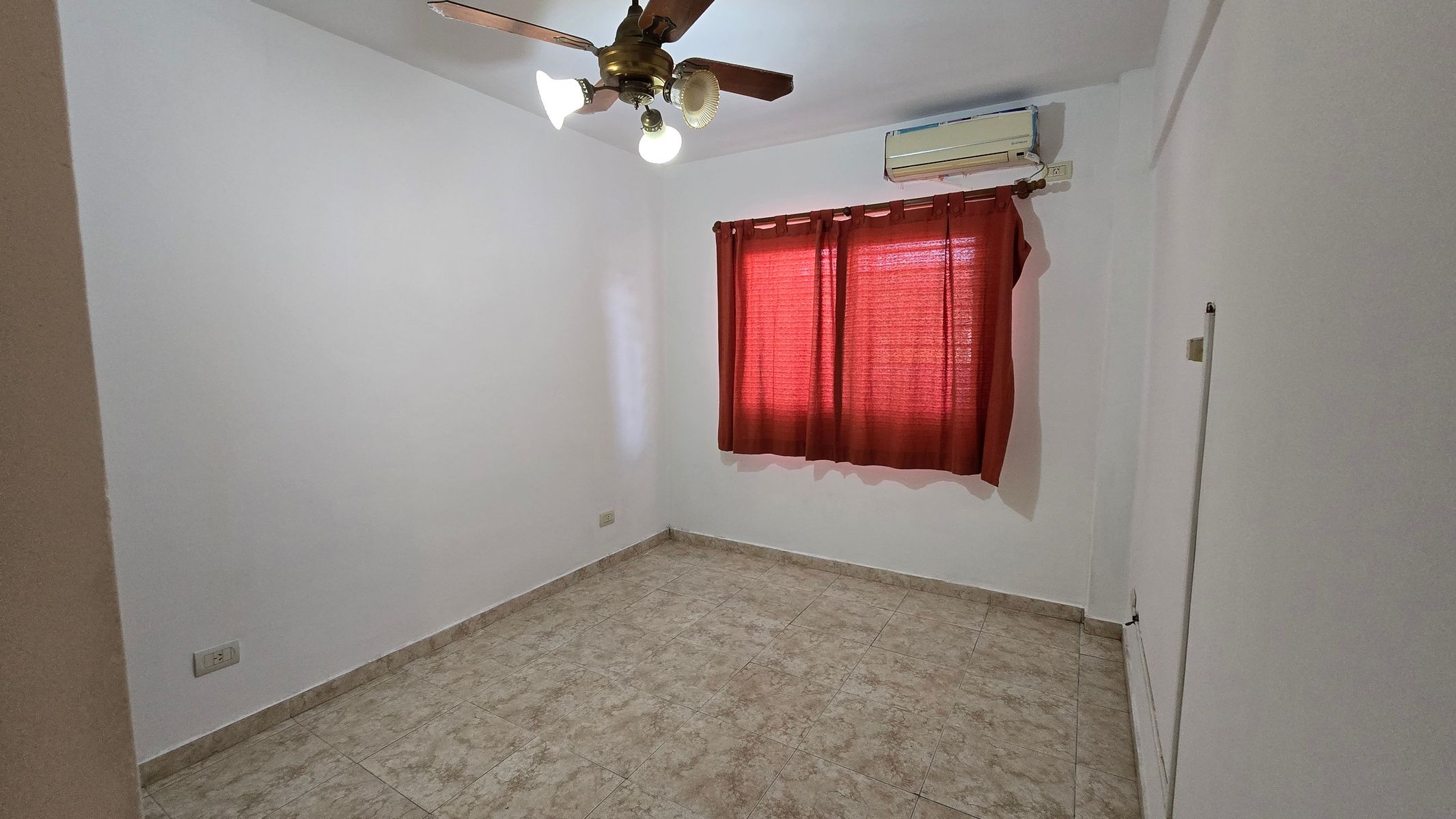 Planta Baja Frente, 3 Ambientes Con Cochera, Excelente Ubicación — foto 8