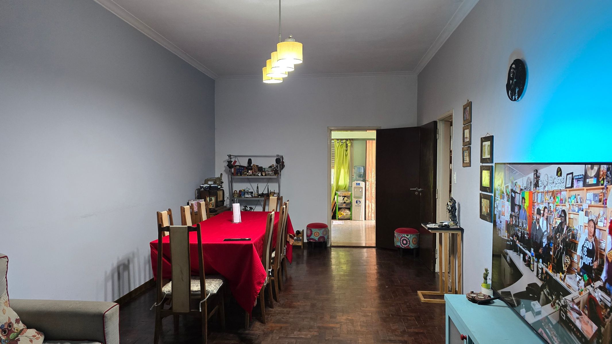 Importante ubicacion, casa 3 ambientes, excelente jardin, hermoso espacio verde, cochera — foto 4