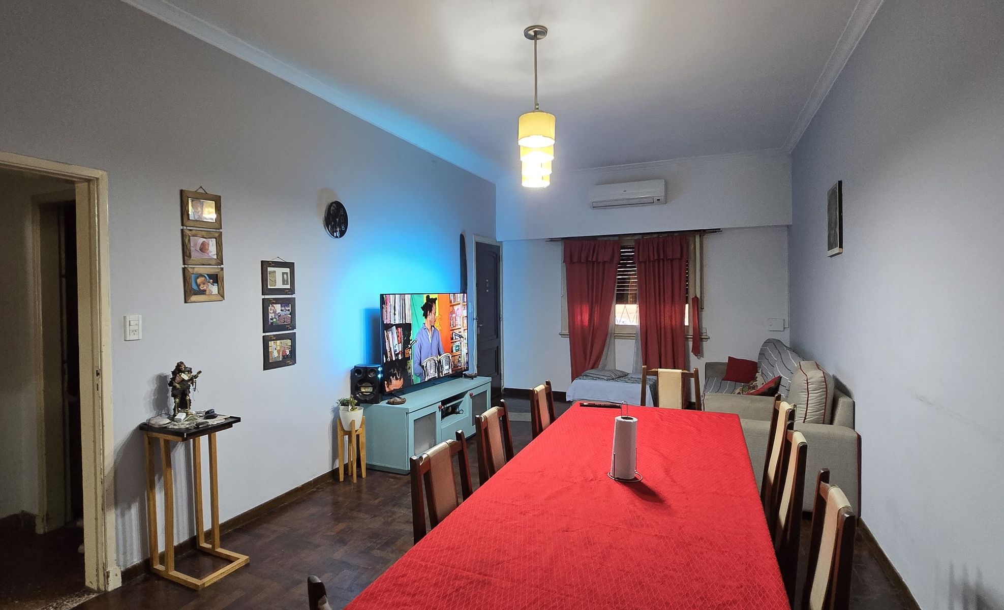 Importante ubicacion, casa 3 ambientes, excelente jardin, hermoso espacio verde, cochera — foto 5