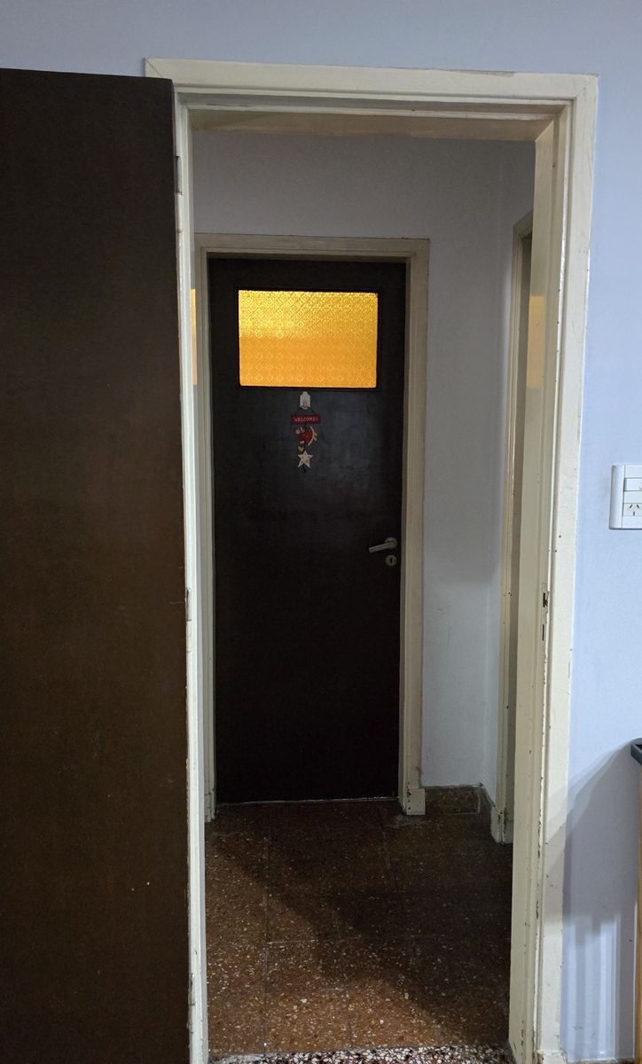 Importante ubicacion, casa 3 ambientes, excelente jardin, hermoso espacio verde, cochera — foto 7