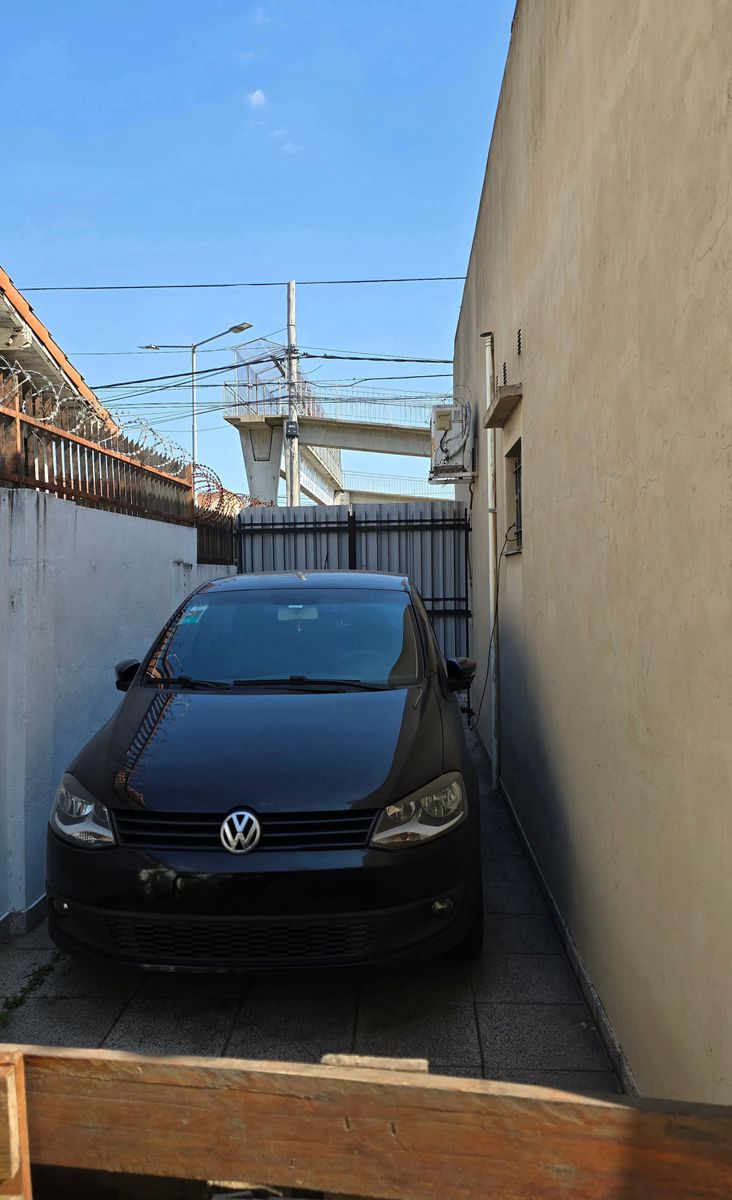 Importante ubicacion, casa 3 ambientes, excelente jardin, hermoso espacio verde, cochera — foto 14