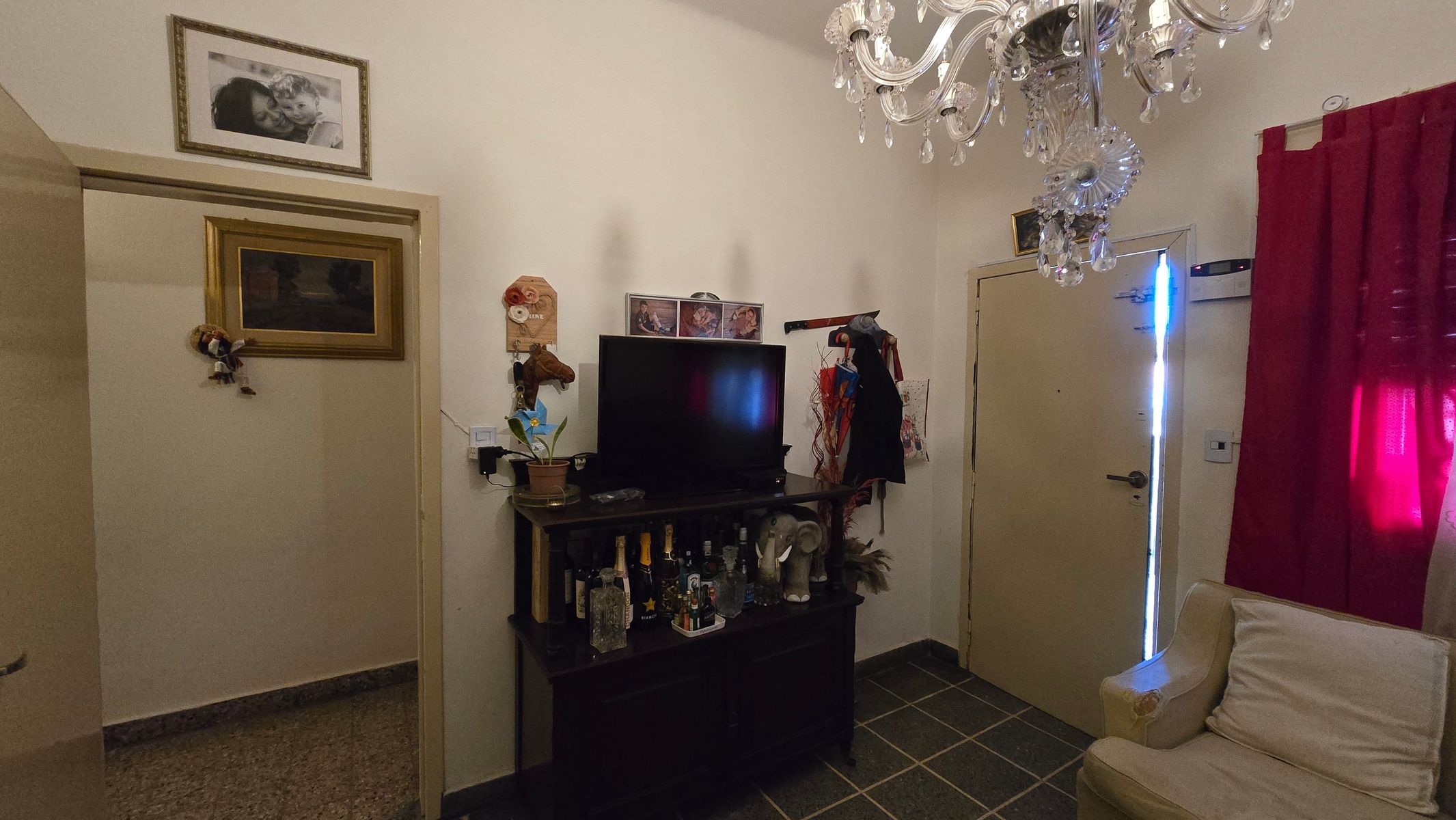 Casa Con 5 Ambientes En Dos Plantas, Cocina Comedor, 4 Dormitorios,Pileta, Quincho Con Parrilla — foto 3
