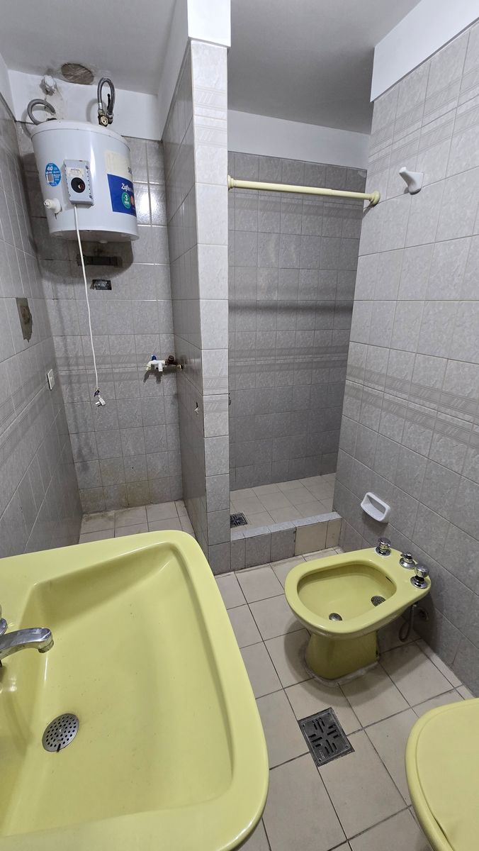 Lindo Departamento, Céntrico, Primer Piso Al Contrafrente, Amplio Patio — foto 7