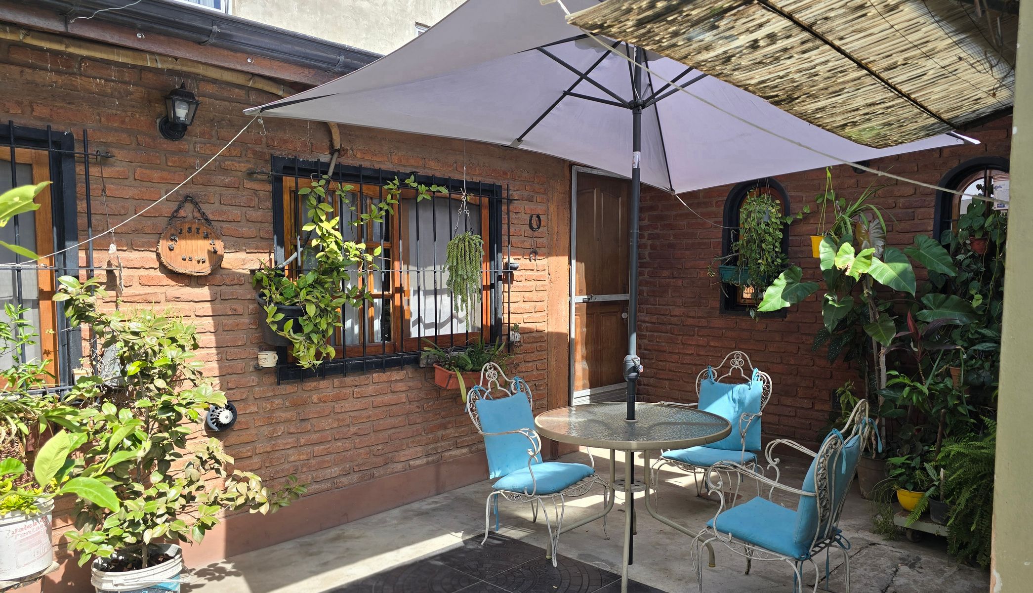Casa 5 Ambientes, Muy Buena Propiedad, Entrada De Auto, Posibilidad De Vivienda Multifamiliar — foto 3
