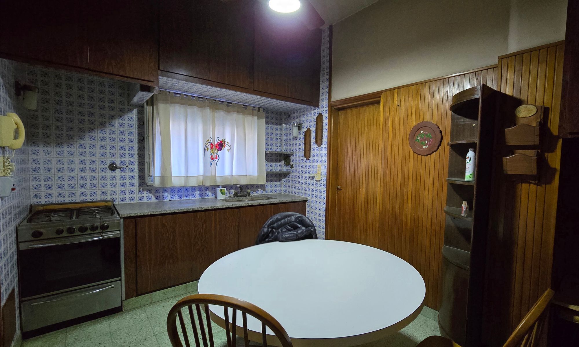 En Esquina, Amplísima Planta Alta, Con Garaje Y Quincho , Oportunidad - 10