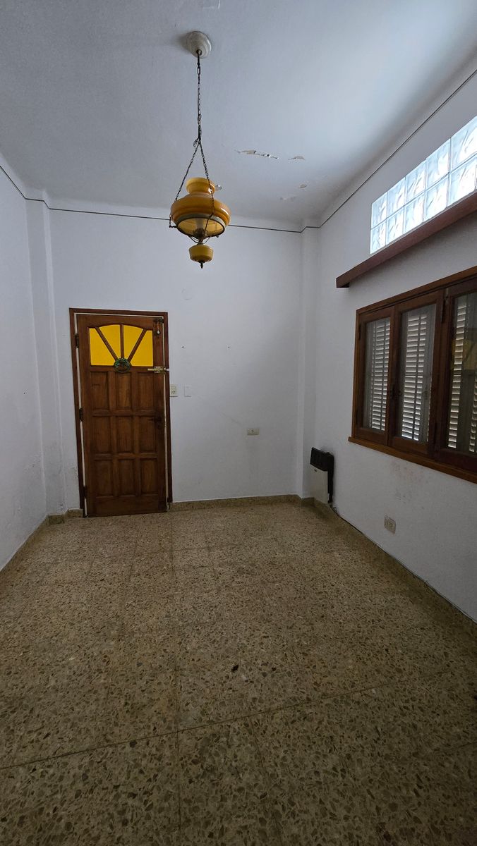 Planta Baja Al Frente. 3 Ambientes, Buena Ubicación - 3