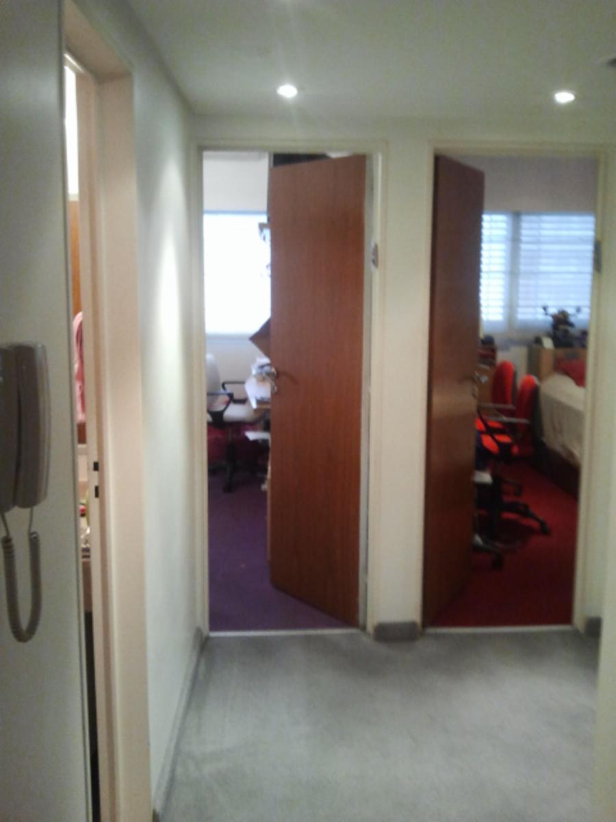 PISO DE 4 AMBIENTES COCHERA FIJA Y BAULERA — foto 4