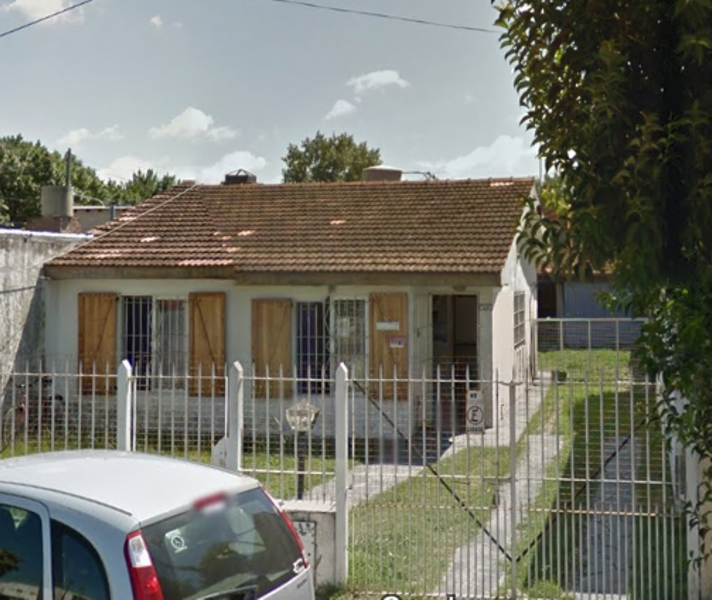 VENTA.- CASA Dr.Felix Burgos 1200, Moron, Buenos Aires APTA CREDITO