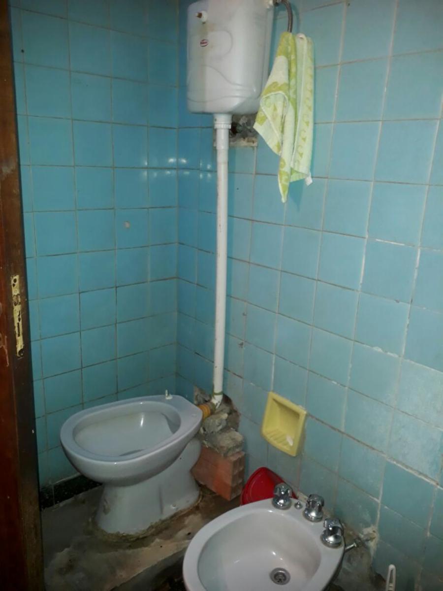 VENTA.- CASA + LOCAL calle Dr. Felix Burgos 1200, Moron — foto 4