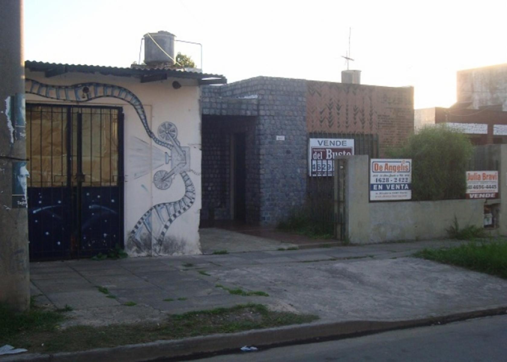 Alessandri al 1200, Moron, Buenos Aires, Argentina