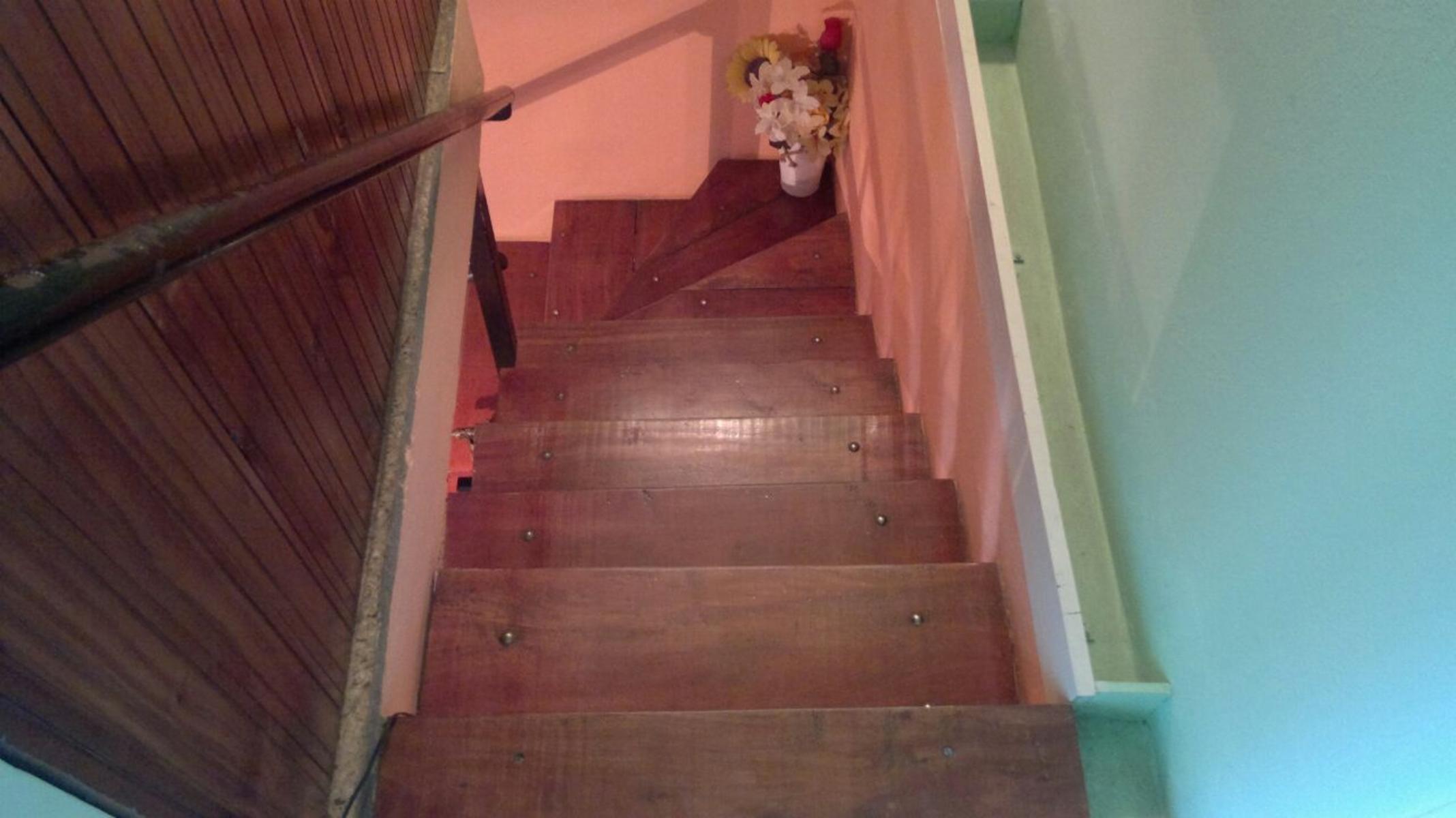 AMPLIA CASA EN DOS PISOS; GARAGE CUBIERTO; UBICADA EN MORÒN NORTE A METROS DE ACCESO A CAPITAL Y PROVINCIA. — foto 6