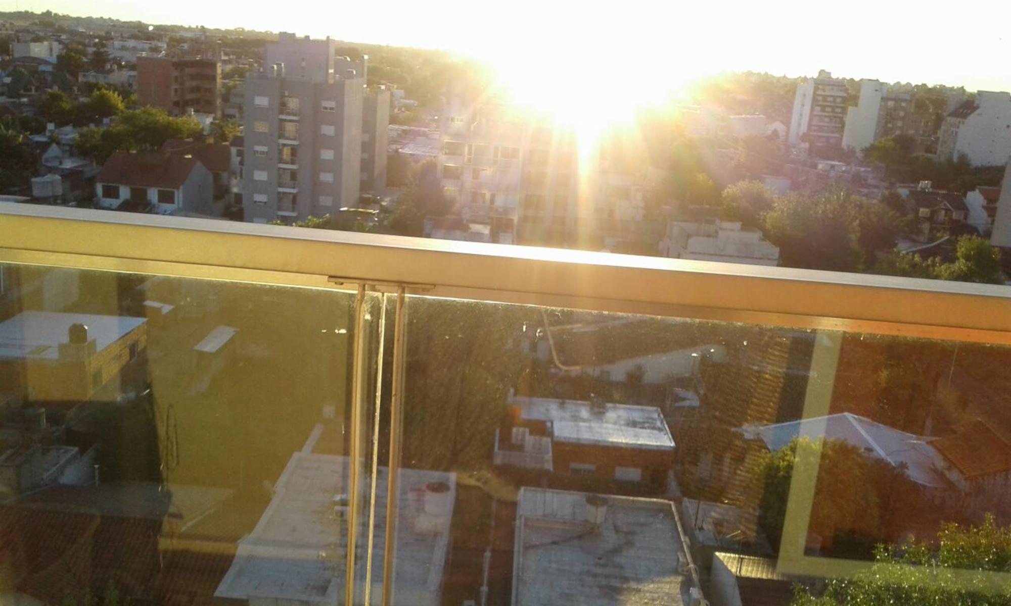 IMPECABLE DTO. 2 AMBIENTES CON COCHERA CUBIERTA A 3 CUADRAS CENTRO DE MORÓN — foto 3
