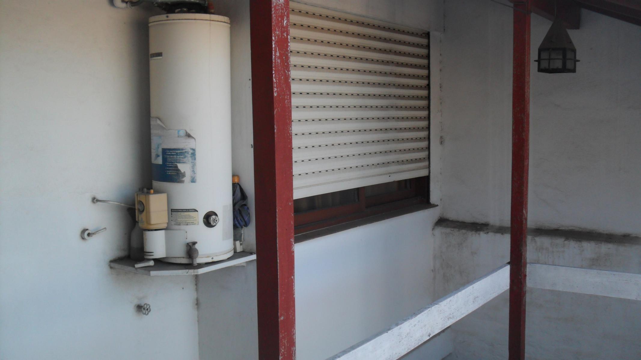 MORÓN SUR. 3 LOCALES EN ESQUINA CON DEPTO. DE 3 AMBIENTES EN 1ER PISO MÁS GARAGE — foto 7