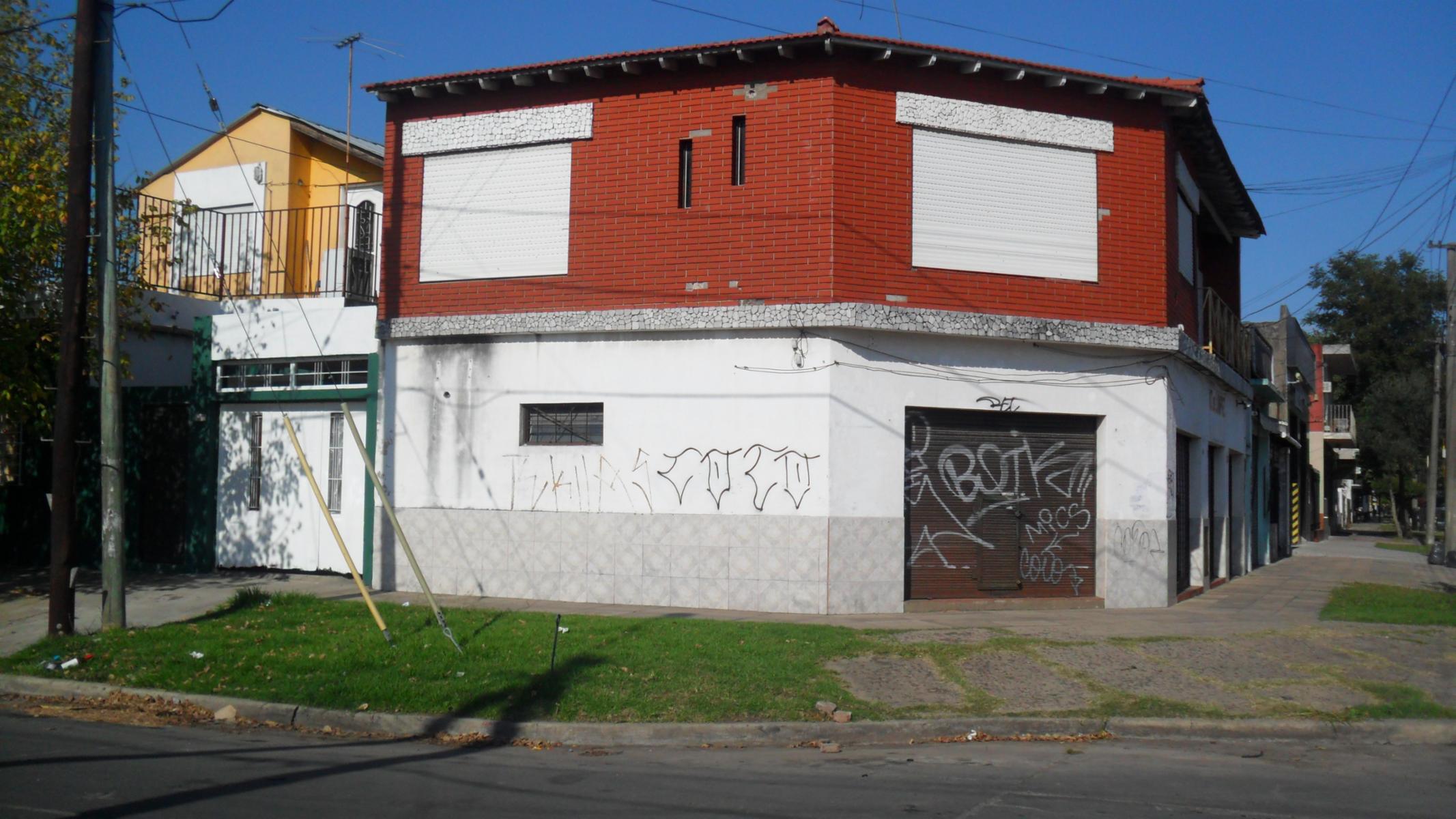 MORÓN SUR. 3 LOCALES EN ESQUINA CON DEPTO. DE 3 AMBIENTES EN 1ER PISO MÁS GARAGE — foto 8